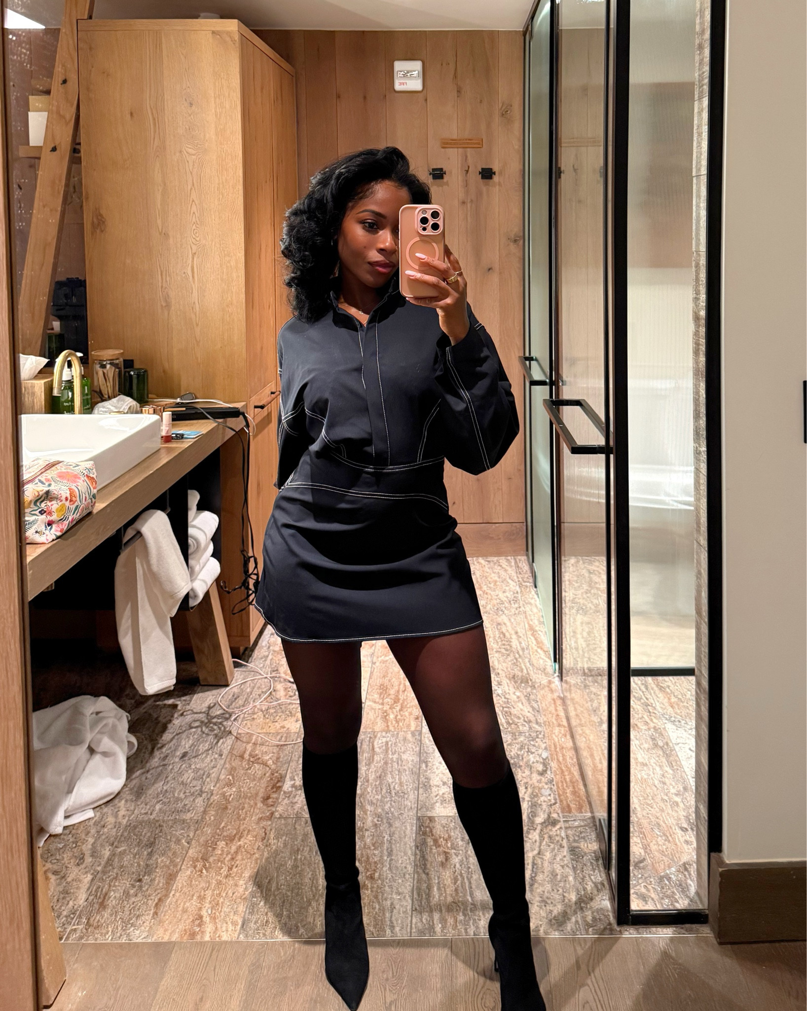 Obsessed with this silhouette 😍 perfect for date night 