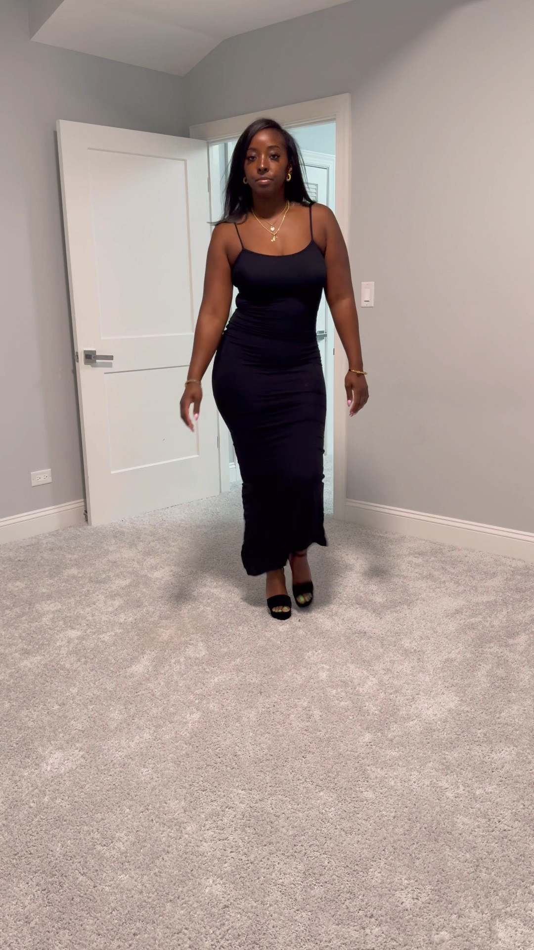 Black 🖤

#LTKStyleTip #LTKVideo #LTKFindsUnder50