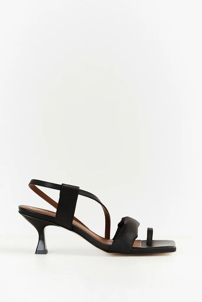 ALOHAS ASYMMETREIC BLACK HEEL | DISSH