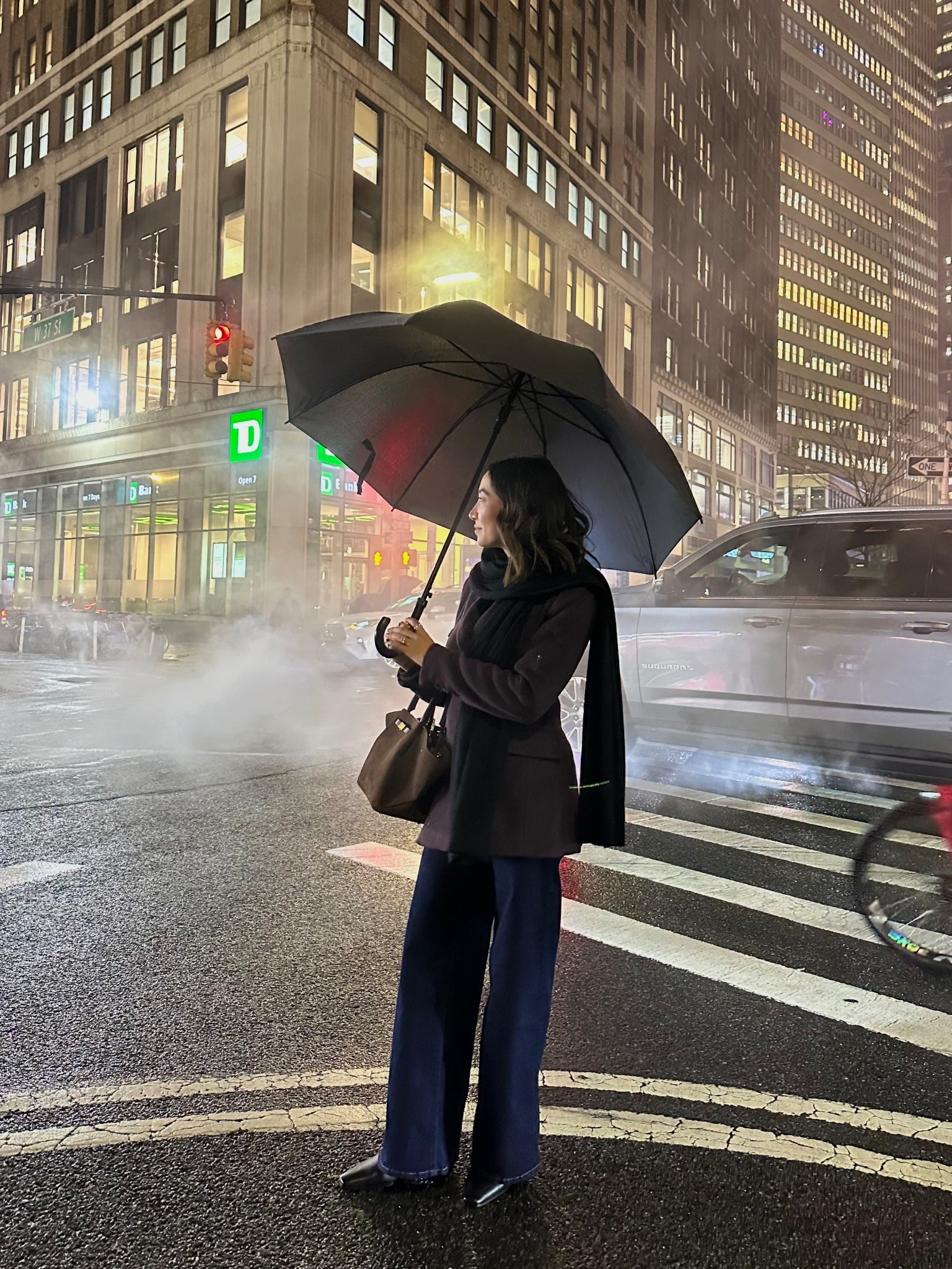 New York outfit day 1 

Avec de filles coat size xs
Levi’s wide leg jeans
Steve Madden boots 
Quince cashmere wrap 

#LTKSaleAlert