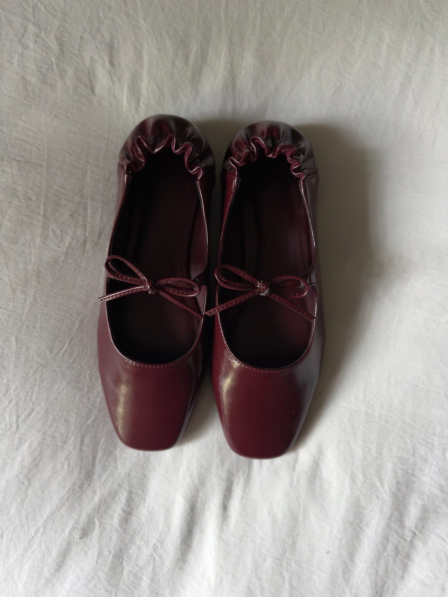Obsessed with these Mary Jane’s! I ordered my regular size!

#fallaesthetic #maroon #burgundy #businesscasual #workshoes #flats #shoes #bow #abercrombie

#LTKSeasonal #LTKWorkwear
