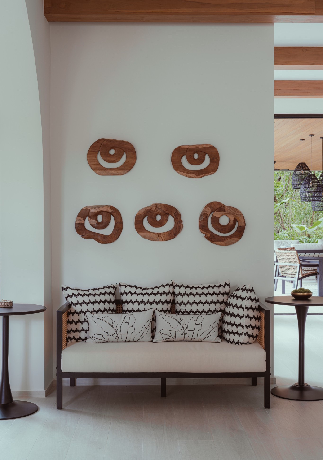 The in-between spaces deserve just as much attention. ✨ A cozy conversation spot that bridges kitchen + dining and makes hosting feel seamless. 🌴

#interiordesign

#LTKHome #LTKSaleAlert #LTKHalloween