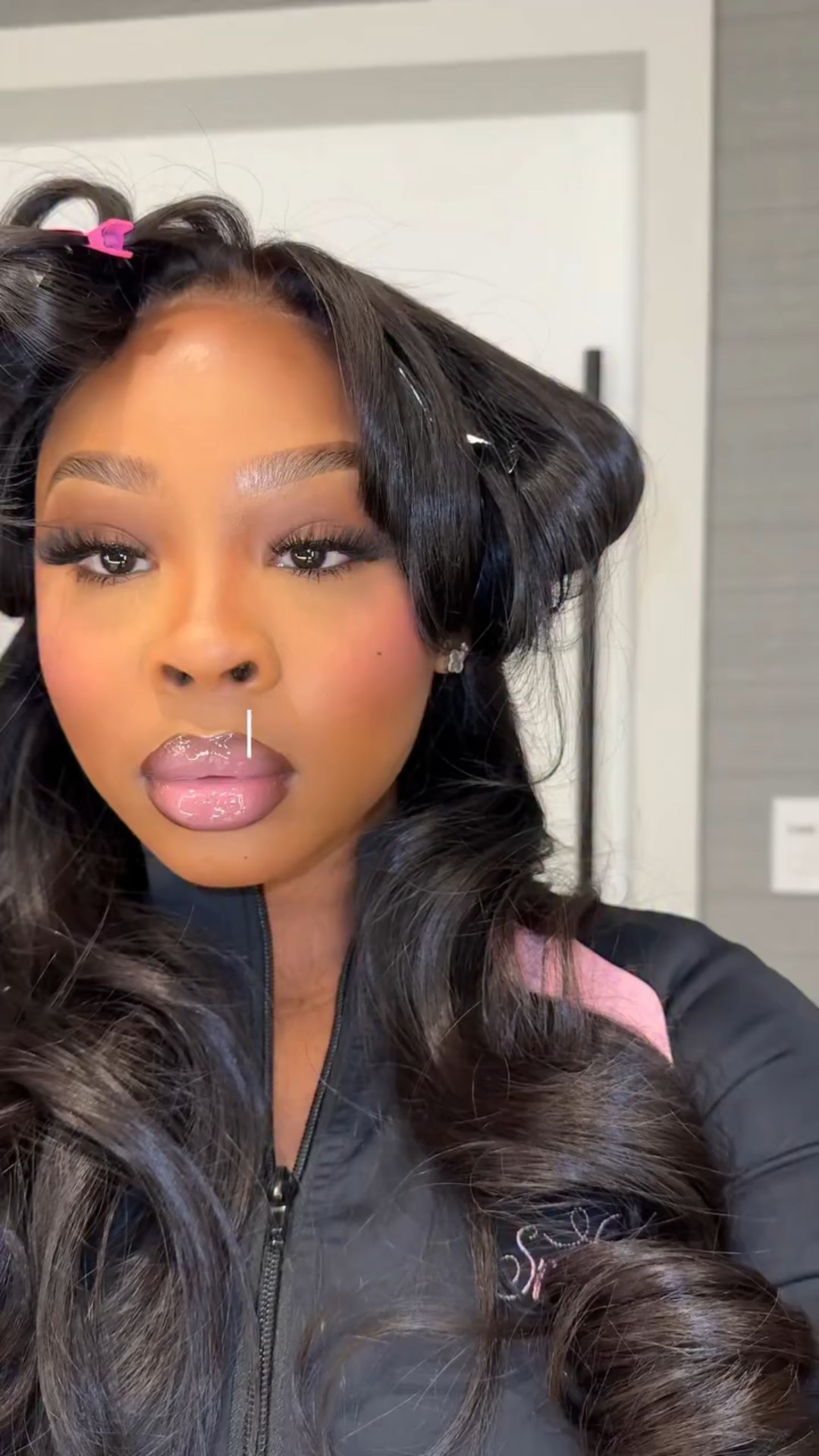 The most perfect bubble gum pink lip combo ✨💅🏾 

Comment SHOP below to receive a DM with the link to this combo ⬇ https://liketk.it/5BFVn

@marvianocosmetics Brick Mocha Lip Liner 
@maccosmetics Snob M·A·CXIMAL SILKY MATTE LIPSTICK
@fentybeauty Gloss Bomb Universal Hot Chocolit 
@lawless Strawberry Milkshake Forget The Filler Lip Plumper Line Smoothing Gloss