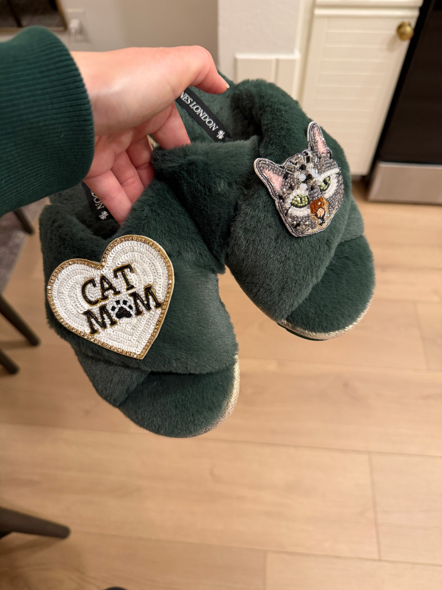 These cat mom slippers are the cutest gift for any of your cat mom friends or for u ❤️ great for Pilates or around the house 

#LTKdayinmylife #LTKselfcare #LTKValentine