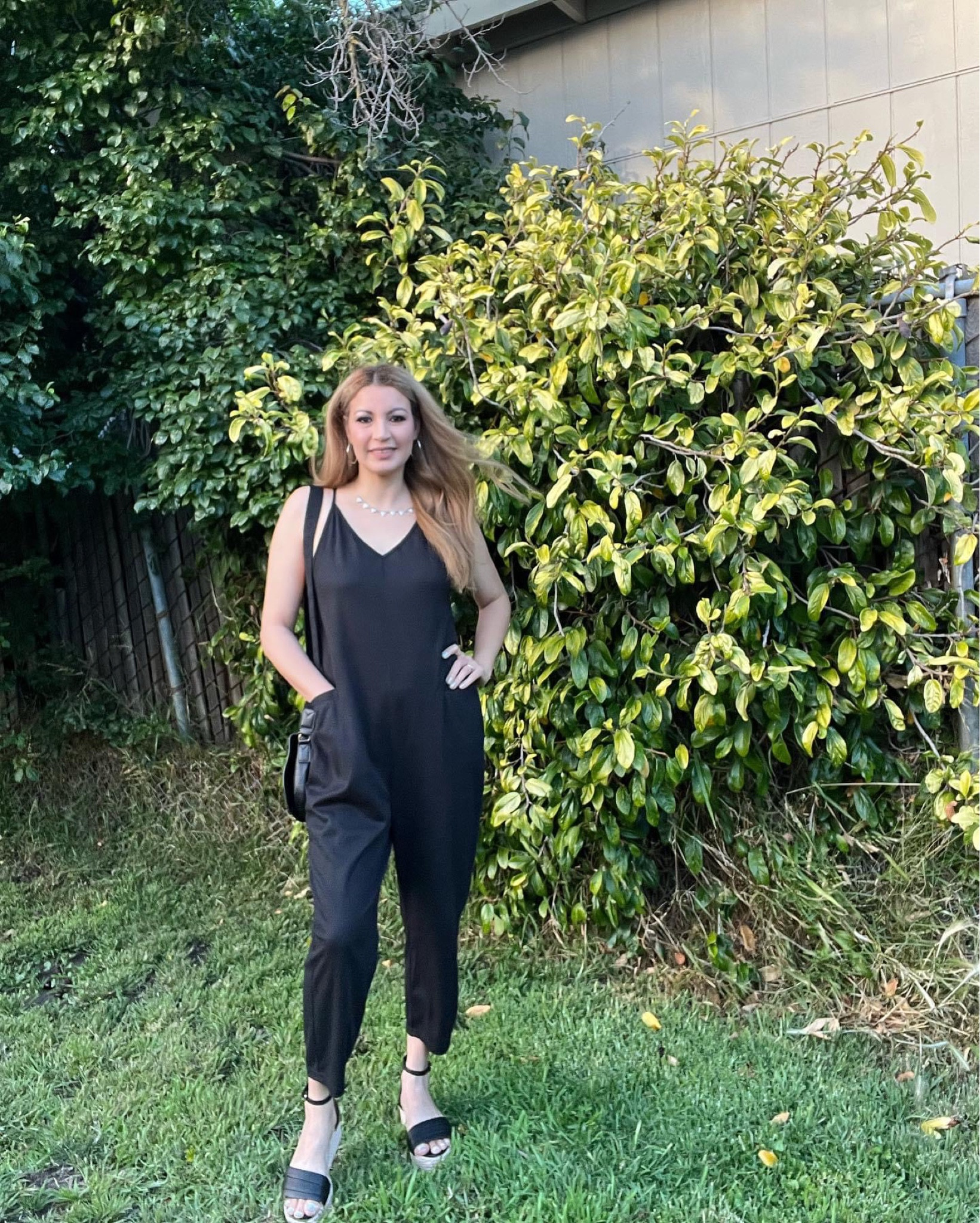 DEEP SELF Overol casual sin mangas para mujer, con tirantes delgados ajustables, cuello en V, holgado, pantalones largos con bolsillos.
Size:M

#LTKstyletip #LTKSeasonal #LTKbeauty