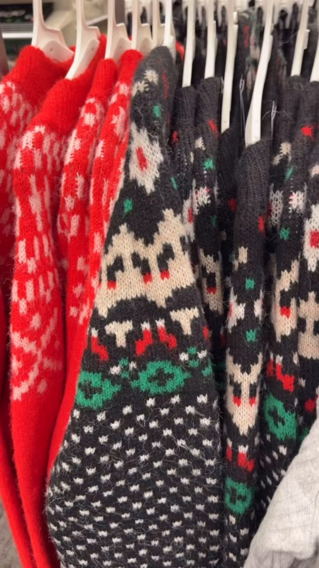 Holiday sweaters🎄🎯🎅🏼

#LTKHoliday #LTKCyberWeek #LTKMidsize