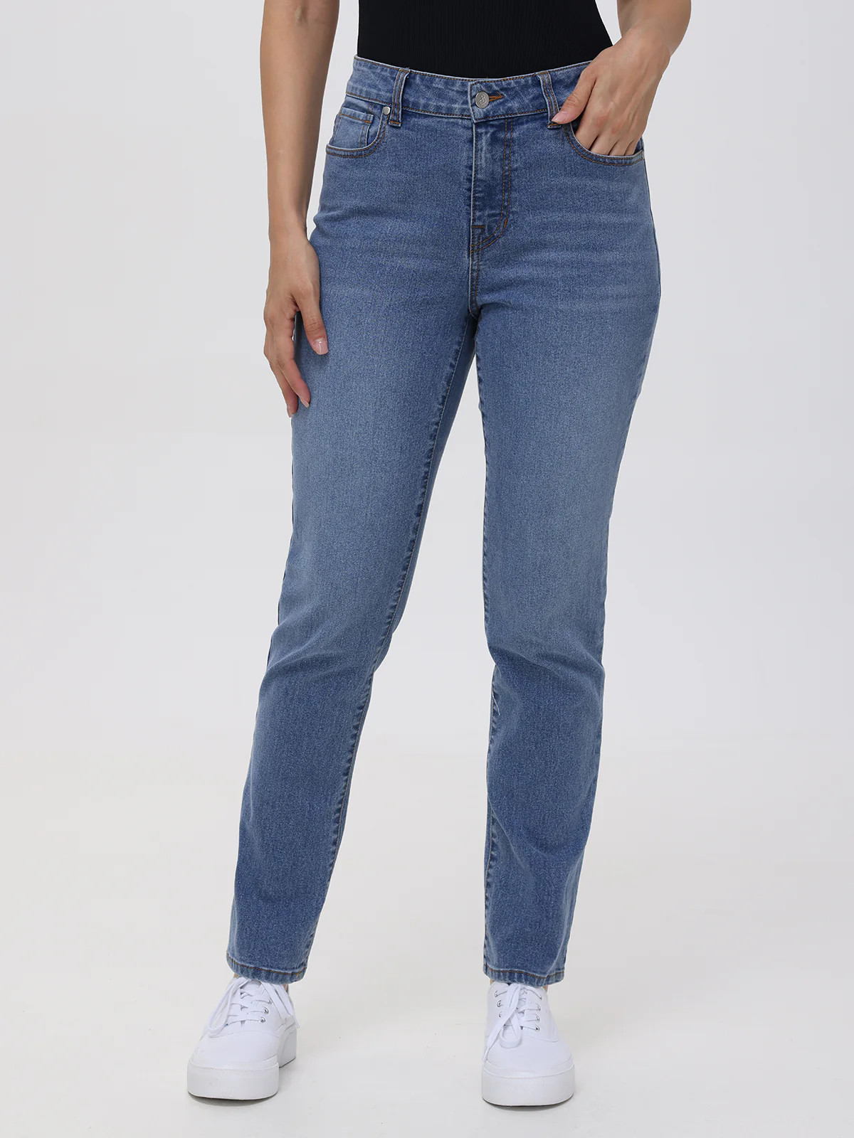 89th & Madison PETITE Straight Mid Rise Jean In Light Wash | 89th + Madison