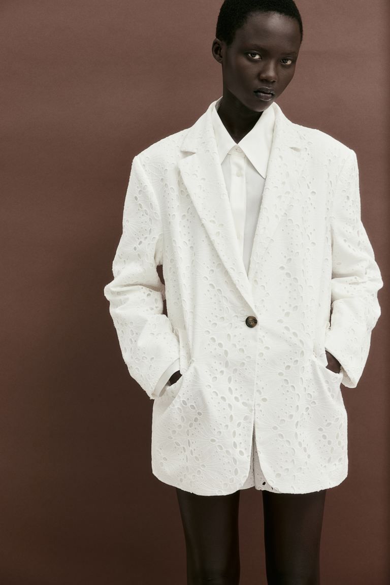 Oversized broderie anglaise blazer - White - Ladies | H&M GB | H&M (UK, MY, IN, SG, PH, TW, HK)