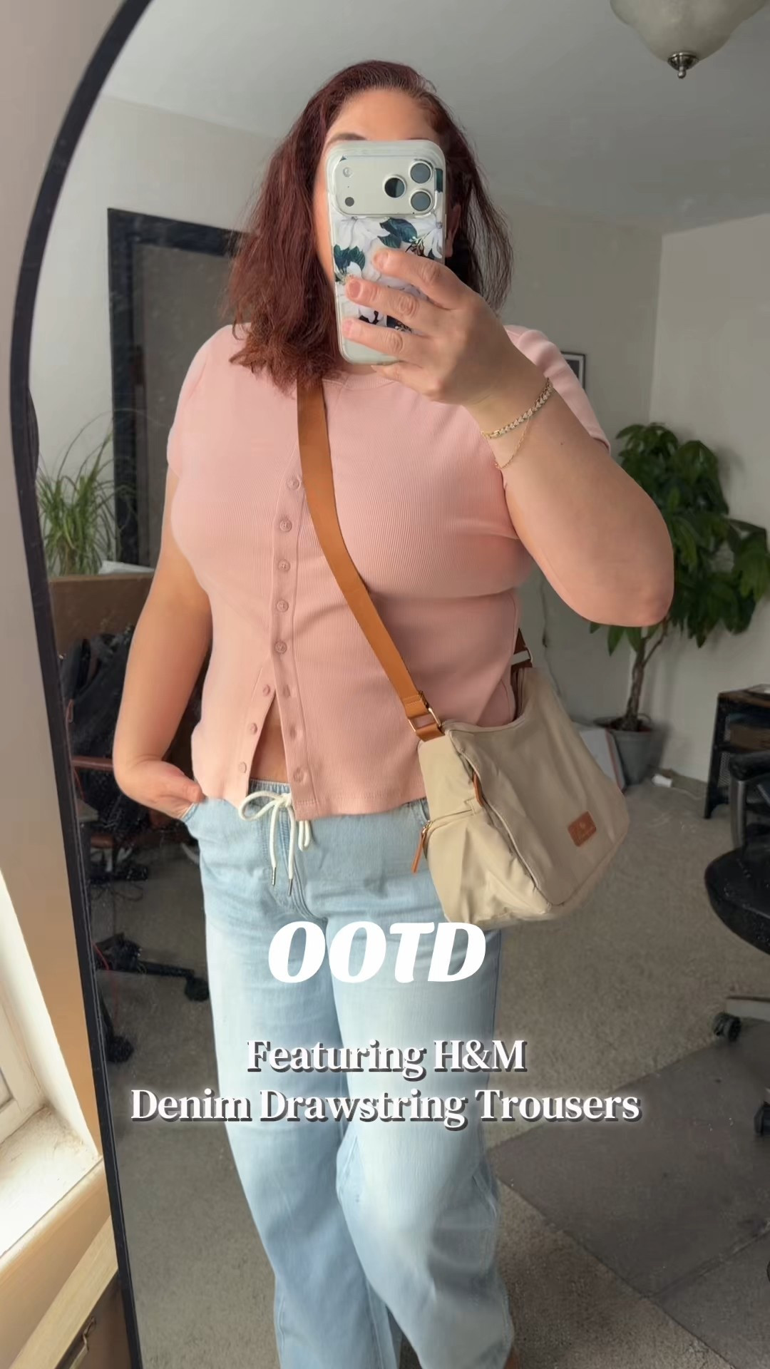 Mid-size women friendly. These H&M Drawstring Trouser are comfortable, lightweight, and currently on sale. 

#LTKMidsize #LTKootd #LTKSaleAlert