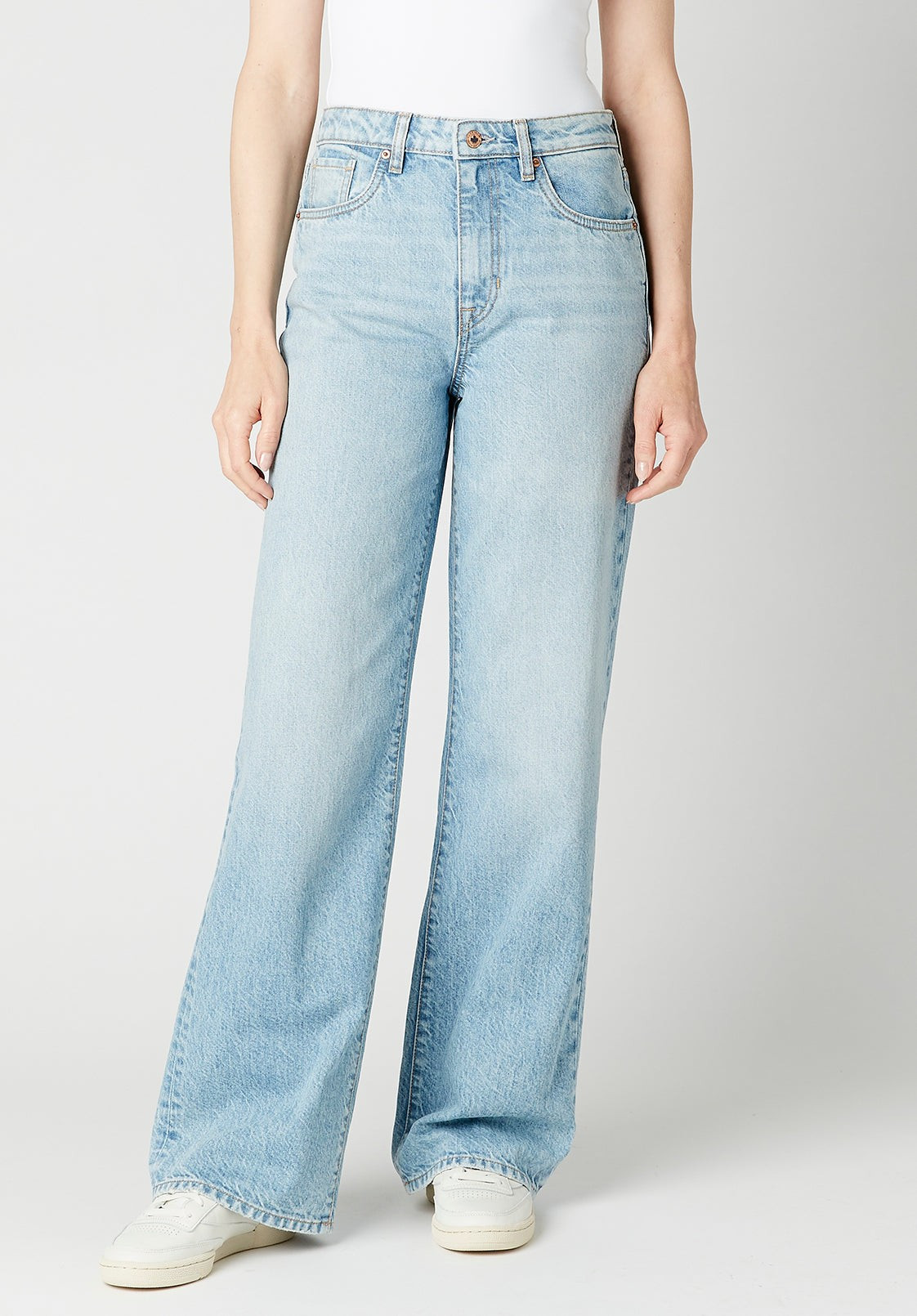 HIGH RISE WIDE LEG Mid Blue ADDIE Jeans - BL15816 | Buffalo David Bitton
