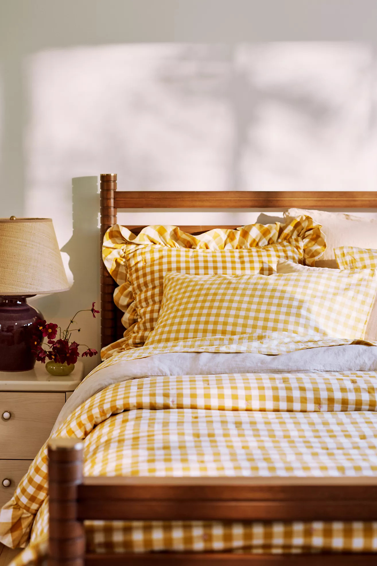 Gingham Ruffle Yarn-Dyed Cotton Quilt | Anthropologie (US)