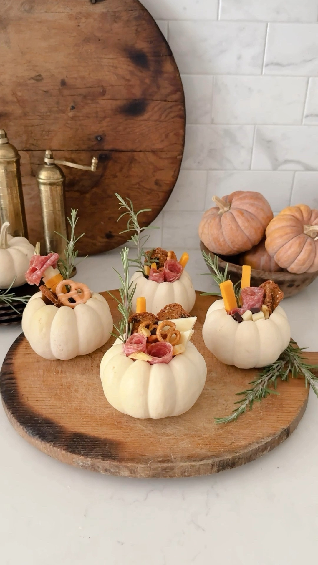#falldecor #fallentertaining #pumpkingrazingcups #fallhosting #thanksgivingideas #neutraldecor #cozyfalldecor #holidayhosting

#LTKHome #LTKSeasonal