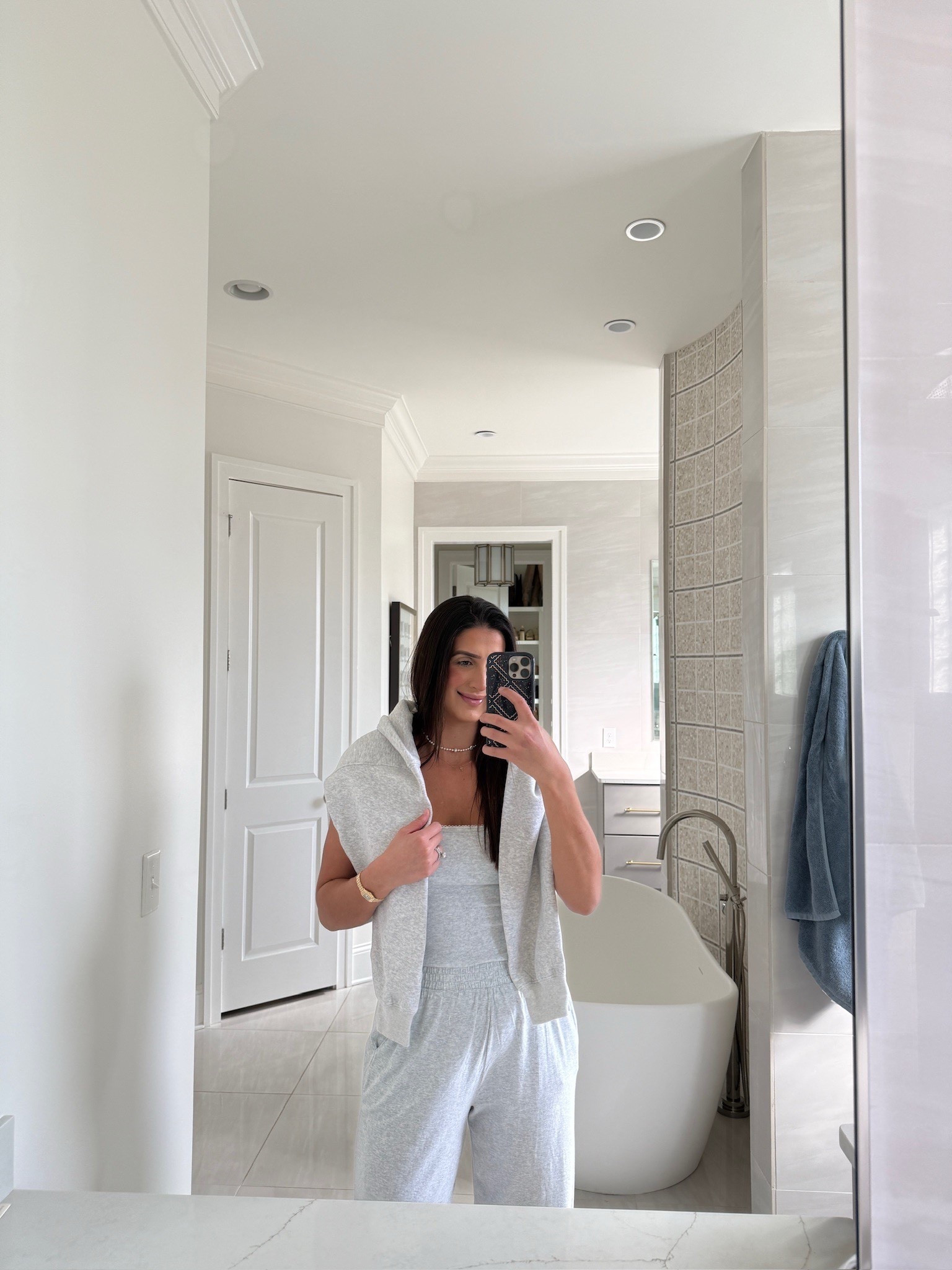Such a good loungewear outfit!

TTS: M

Abercrombie, one piece, a&f, Abercrombie order, Abercrombie sizing, size guide, a&f sizing, fashion haul, loungewear, grace white

#LTKootd #LTKTravel #LTKHome