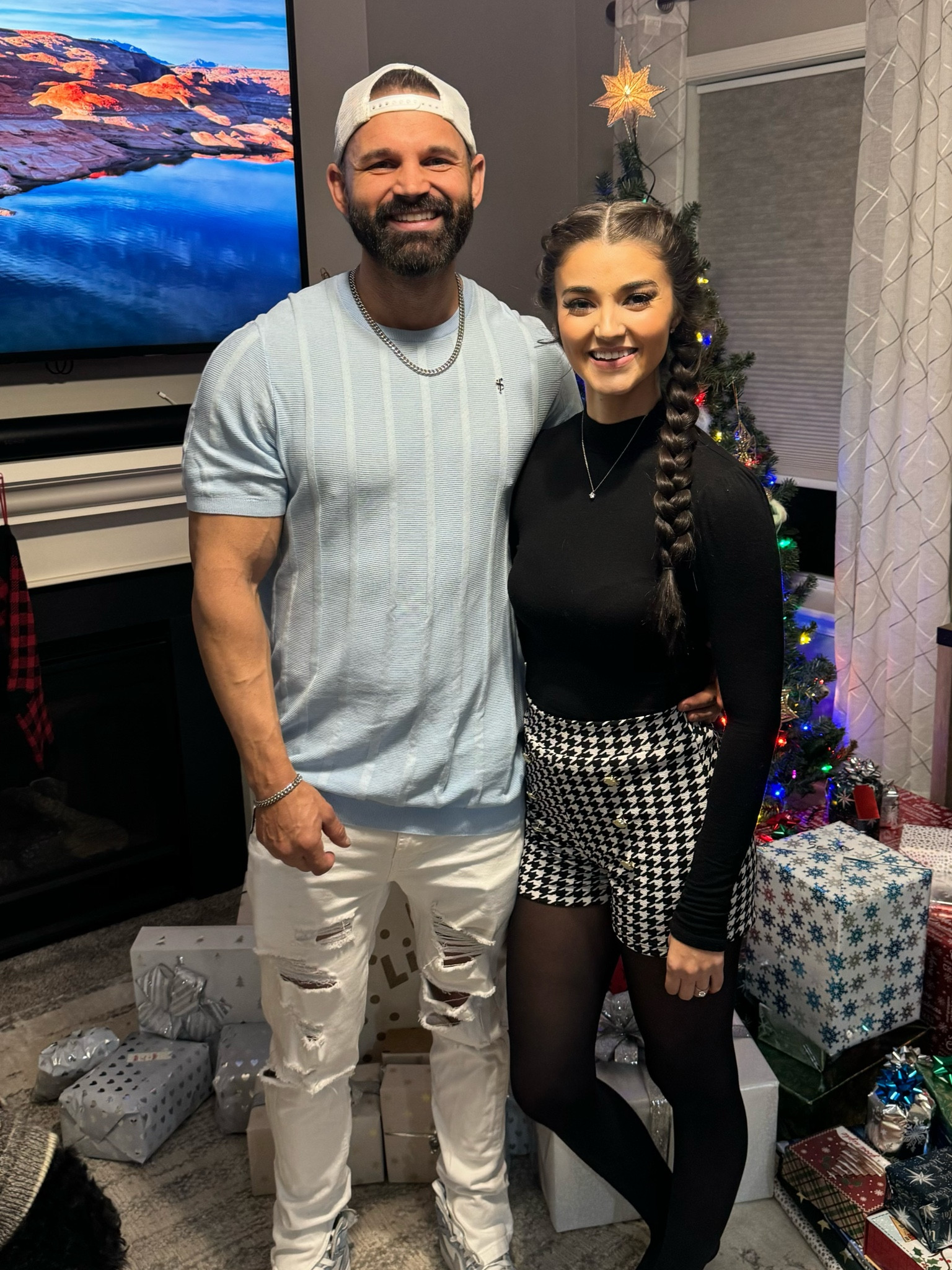 Christmas ❤️

#winteroutfit #houndstooth #houndstoothshorts #blacktights #affordableoutfits

#LTKShoeCrush #LTKSeasonal #LTKFindsUnder50