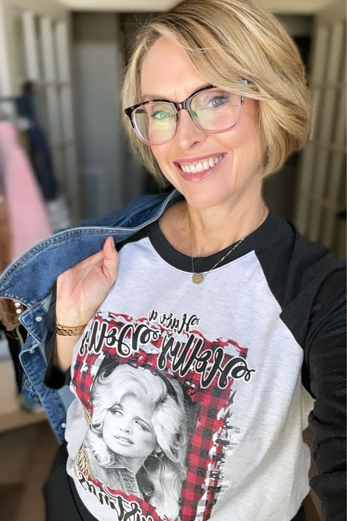 Have a Holly Dolly Christmas !

#LTKHoliday #LTKCyberWeek #LTKSeasonal