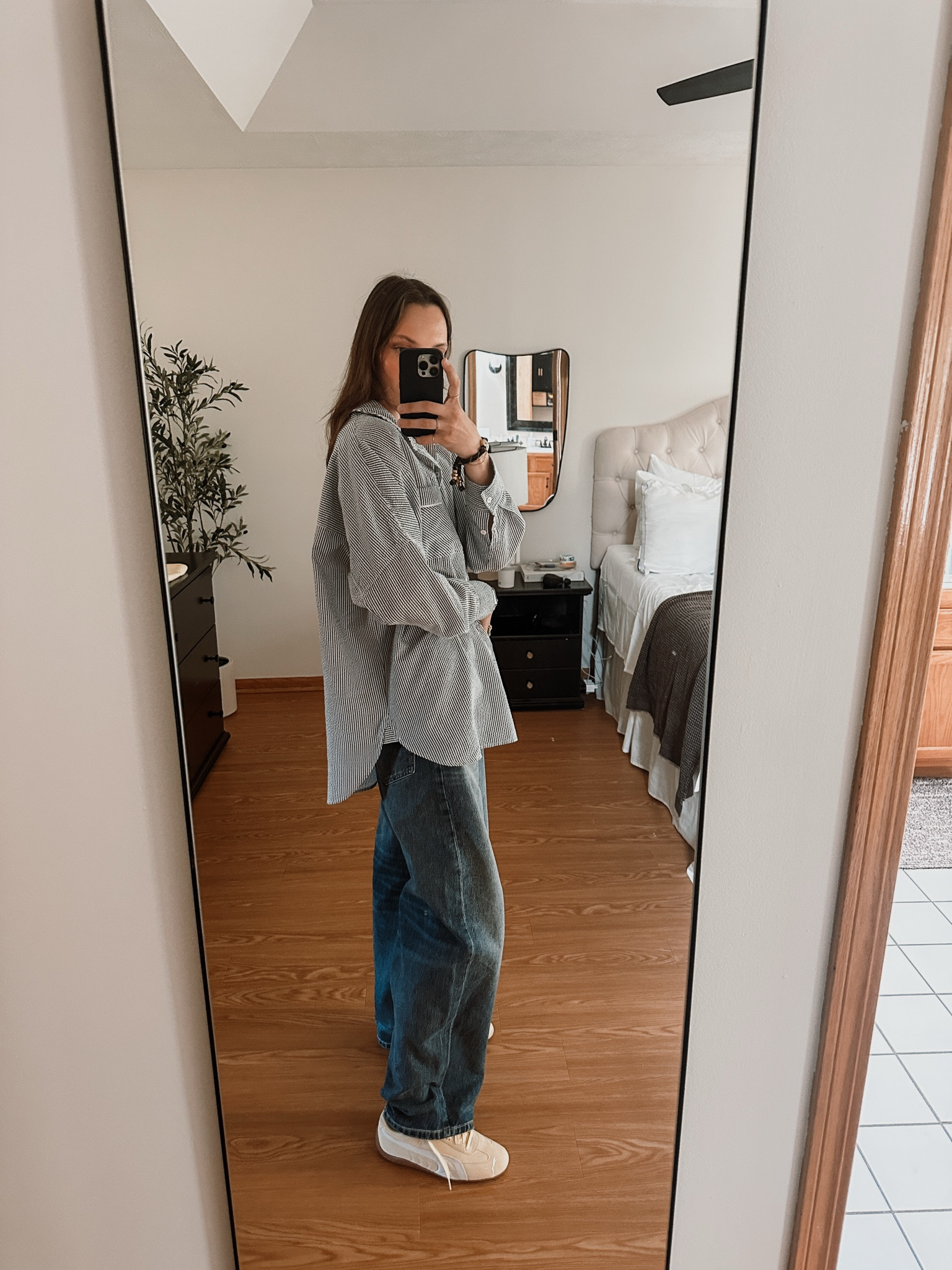 Baggy jeans and baggy button up! Jeans are from Zara 

#LTKdayinmylife #LTKgrwm #LTKootd