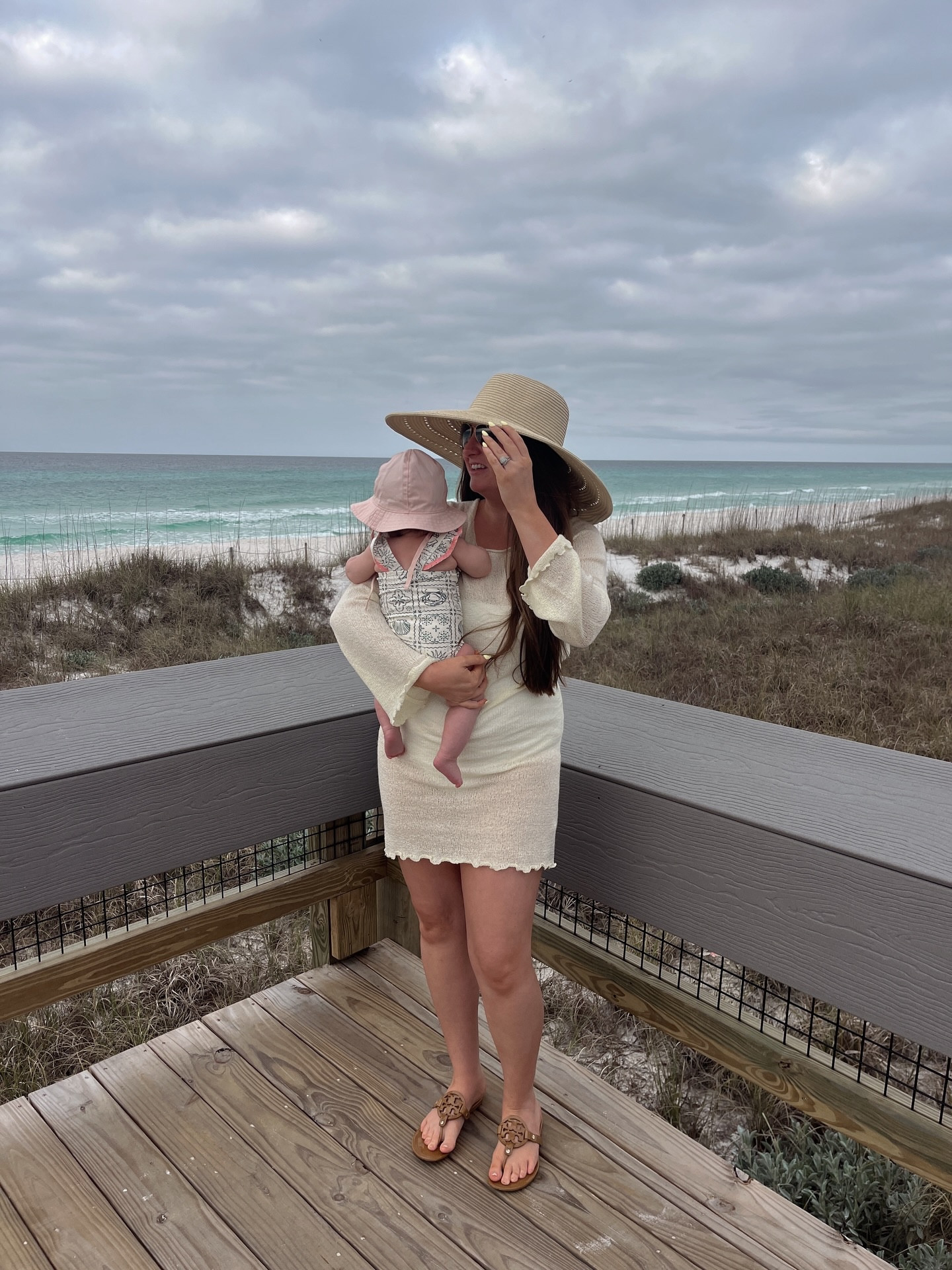 just a little beach day filled with homemade sandwiches & our minis 👶🏼🌴🌊🌸



 #beachday #30a #beachlifestyle #beachdays #swimcoverup