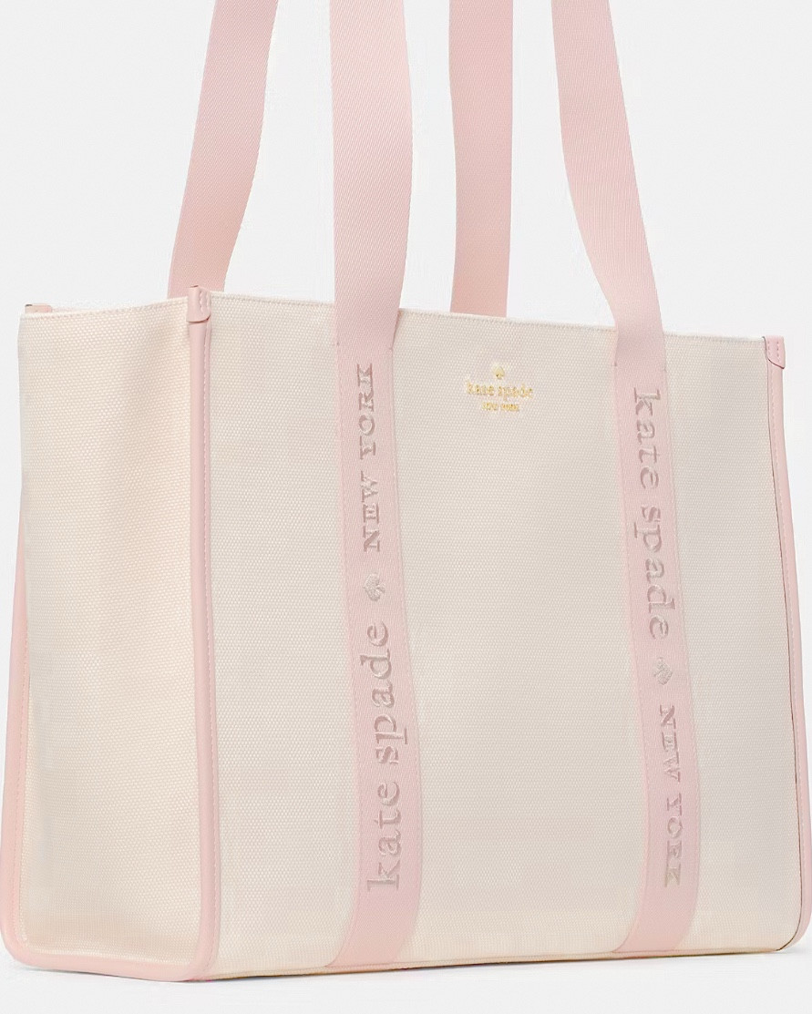 Cutest pink totes, purses, bags!!!! On sale for Back Friday!!
Bag
Organize
Gift
Christmas
Kate Spade

#LTKGiftGuide #LTKCyberWeek #LTKSaleAlert