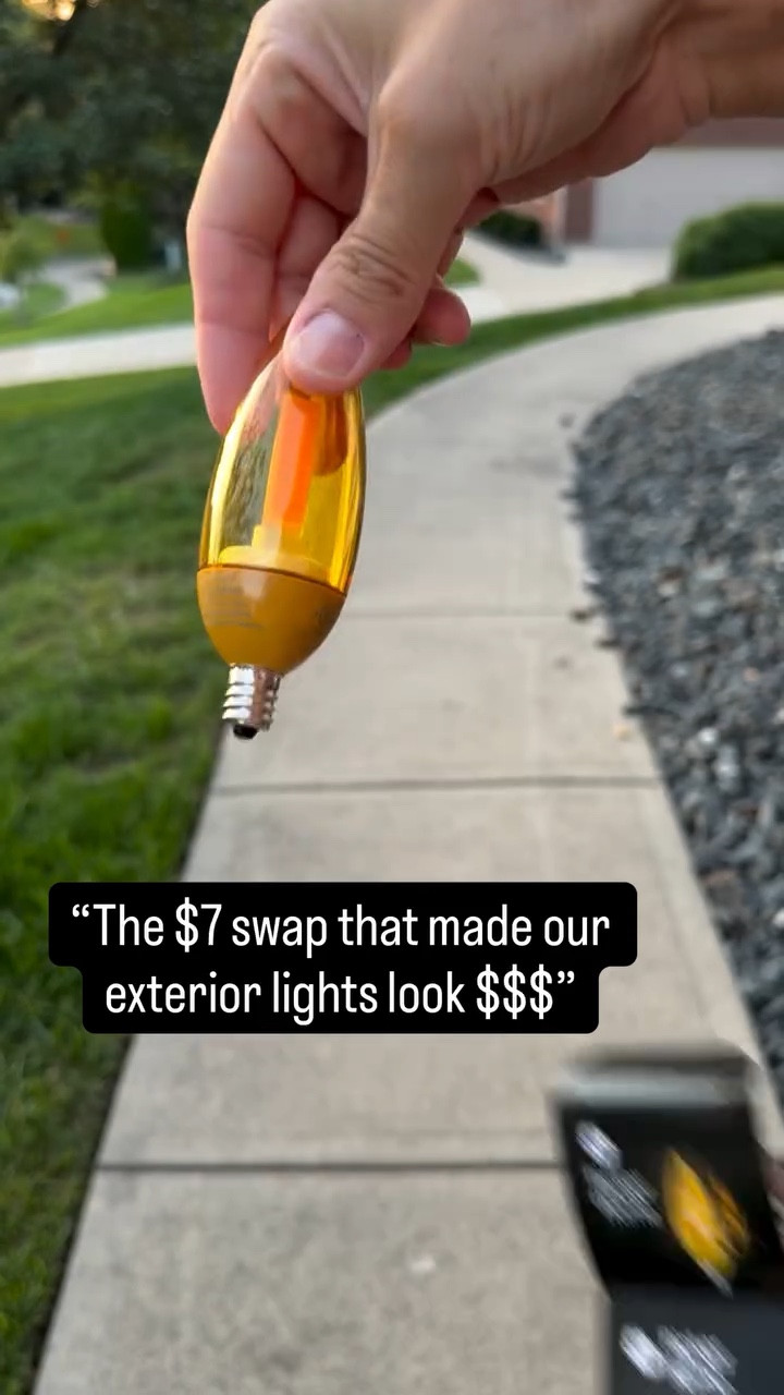 True story, I was looking out my neighbor’s window one night at our house and thought I saw flames 🤦🏻‍♀️ that’s how realistic these bulbs are 🤭🔥comment below and i send you the link!