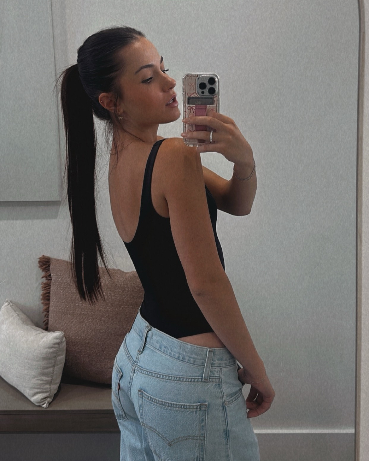 size small in bodysuit, size 27 in jeans (i’m 5’7 & weigh 135!)

levi jeans, dad jeans, staple jeans, skims dupe, bodysuit, fit inspo, cute tops, cute tank top 

#LTKFindsUnder100 #LTKStyleTip #LTKFindsUnder50