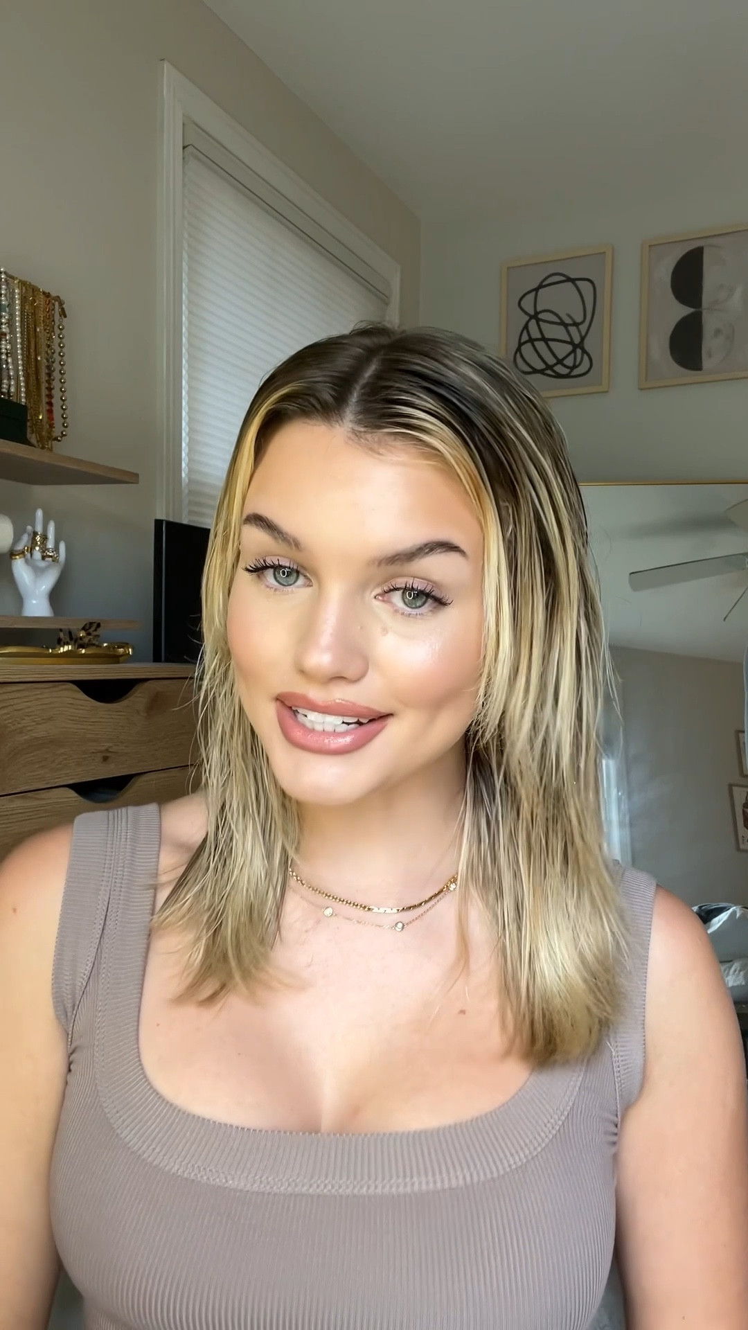 Sophia Richie sleek bun

#LTKbeauty #LTKstyletip