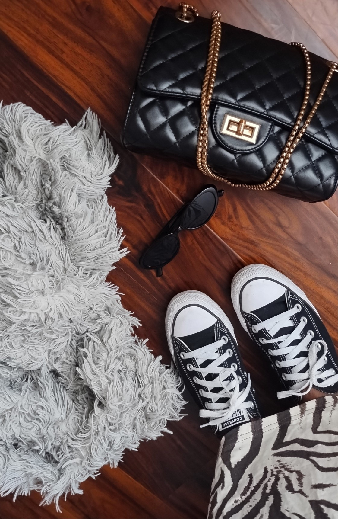 It's September, back to the basics. I'm slowly transitioning my summer style into fall. Can't go wrong with a classic pair of sneakers with a cute printed skirt!👏🏾

#LTKgrwm #LTKMidsize #LTKootd