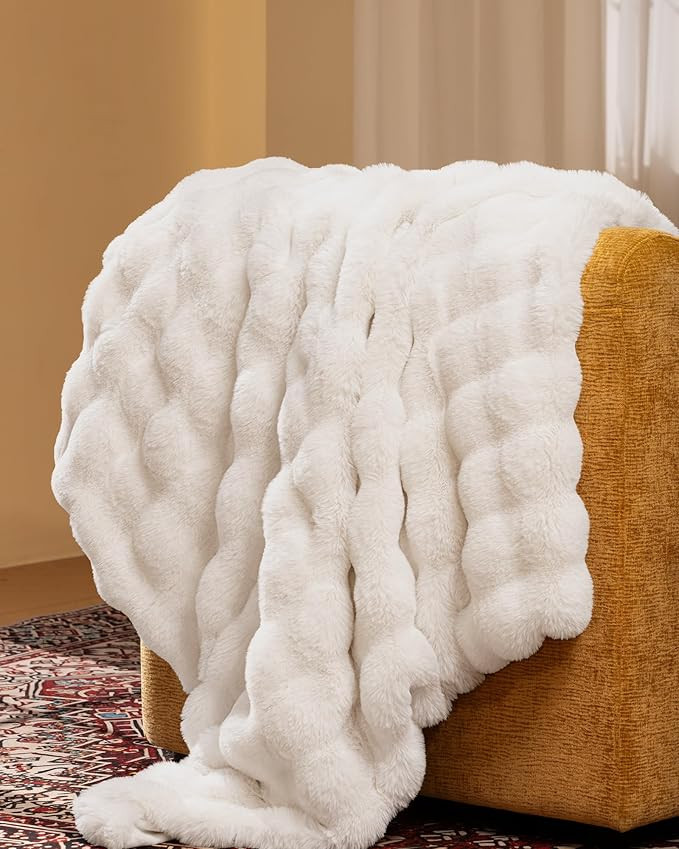 Ultra Soft Cozy Faux Fur Throw Blanket, Fuzzy Plush Thick Bubble Blanket, Luxury Fluffy Blanket f... | Amazon (US)