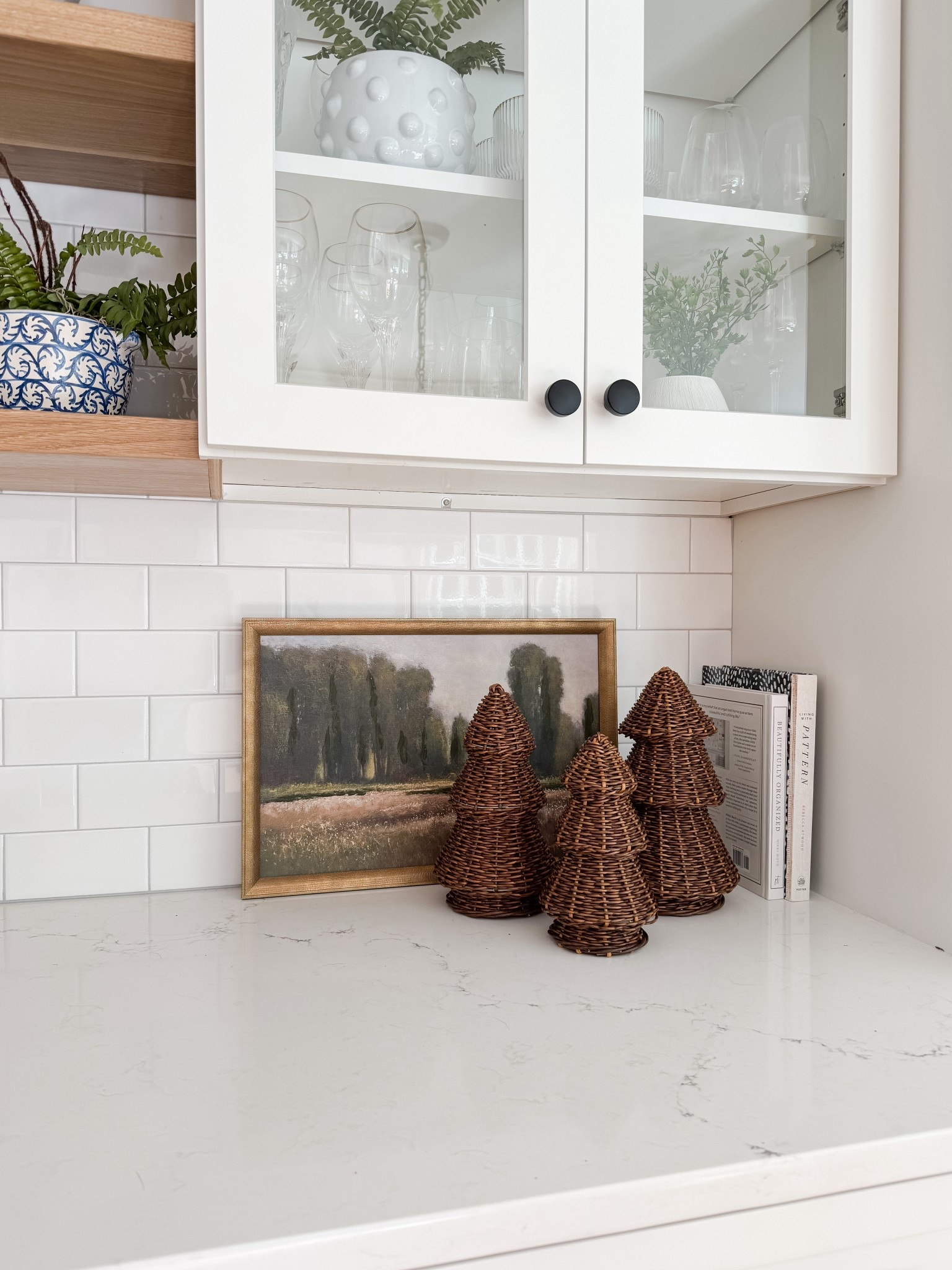 Simple counter styling to keep things pretty + practical

Kitchen Styling  Counter Decor  Neutral Kitchen  Functional Styling  Modern Farmhouse  Marble Accents  Cutting Boards  Ceramic Canisters  Kitchen Essentials  Wood & White  Fresh Vibes  Clean Aesthetic 


#LTKFindsUnder50 #LTKHome #LTKSeasonal