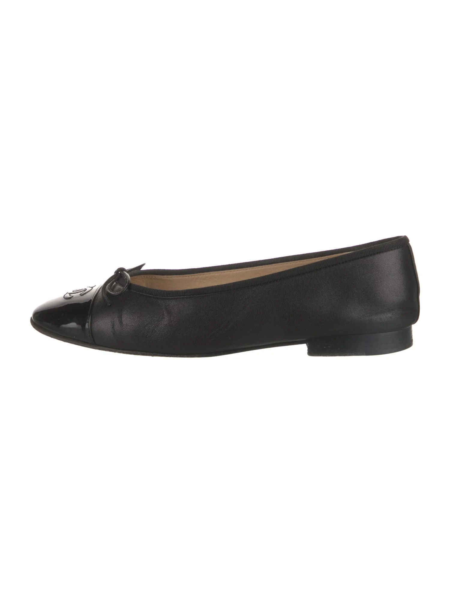 Interlocking CC Logo Leather Ballet Flats | The RealReal