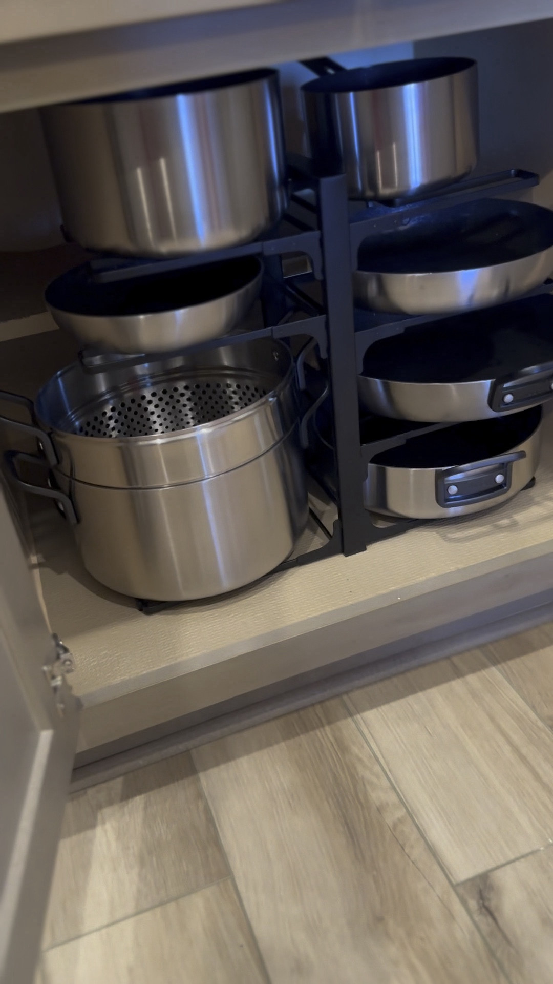 Tucci pans and an Amazon organizer, sturdy and adjustable! 🥘

#LTKhome #LTKVideo