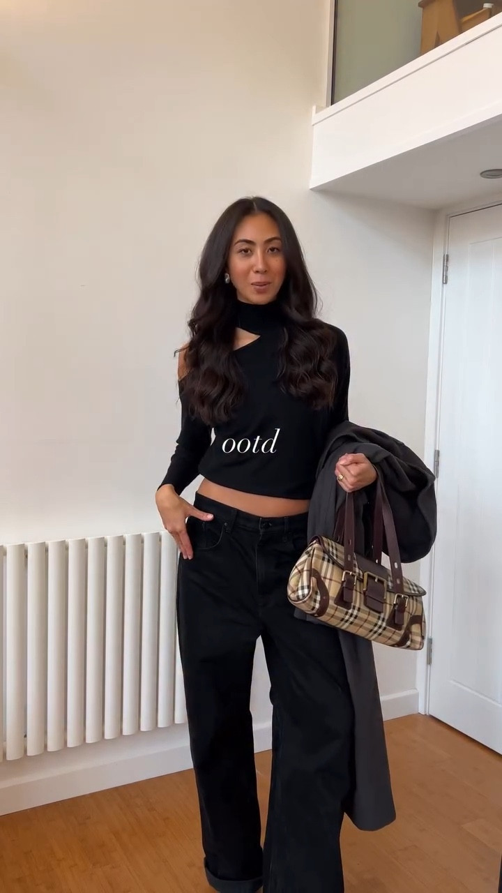 An outfit I will definitely be repeating 🖤 couldn’t link the the exact items as they are past seasons/vintage so have linked similar!

#ootd #outfitinspo #winteroutfit #fitcheck #minimalstyle 

#LTKgrwm #LTKootd #LTKSeasonal