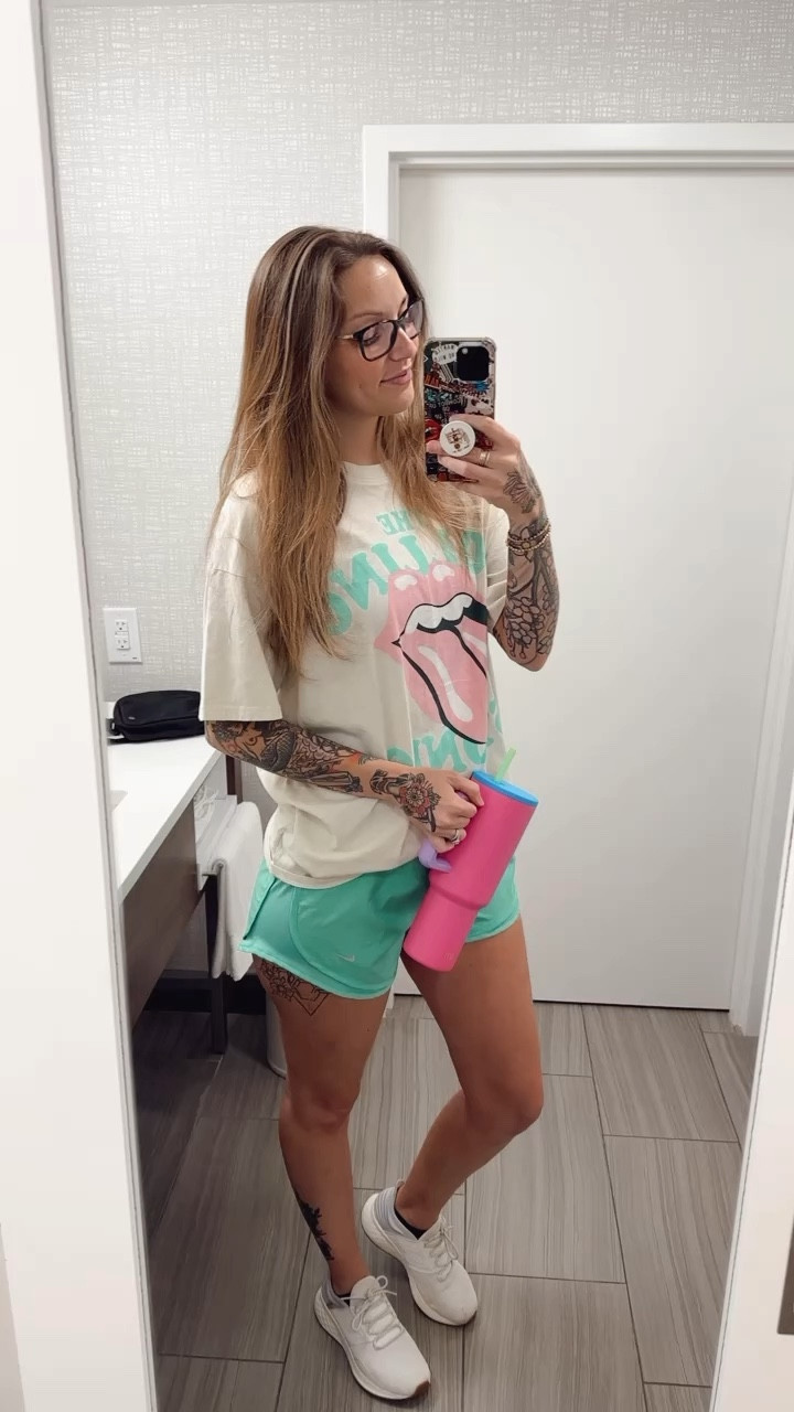 My go to athletic shorts and shoes💚 #newbalance #nike #americaneagle 

#LTKActive #LTKVideo #LTKstyletip