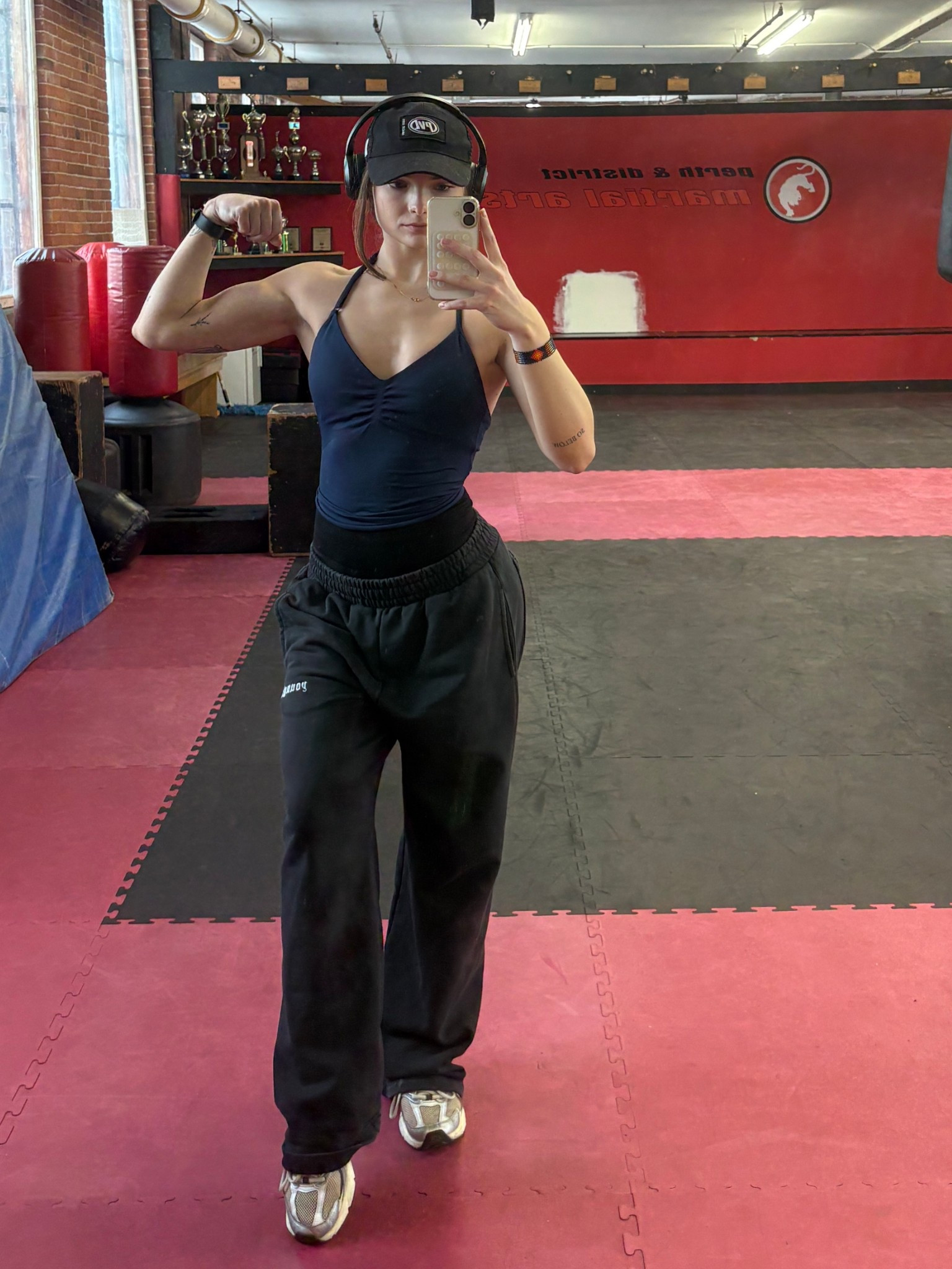 gym ootd 🫶🏻

keywords:
gym outfit, gym outfit inspo, gym ootd, workout outfit, workout clothes, cute gym fits, halter top , halter sports bra, gym top, backless gym top, navy blue gym clothes, sweatpants outfit 

#LTKsale #LTKfitness #LTKwinter