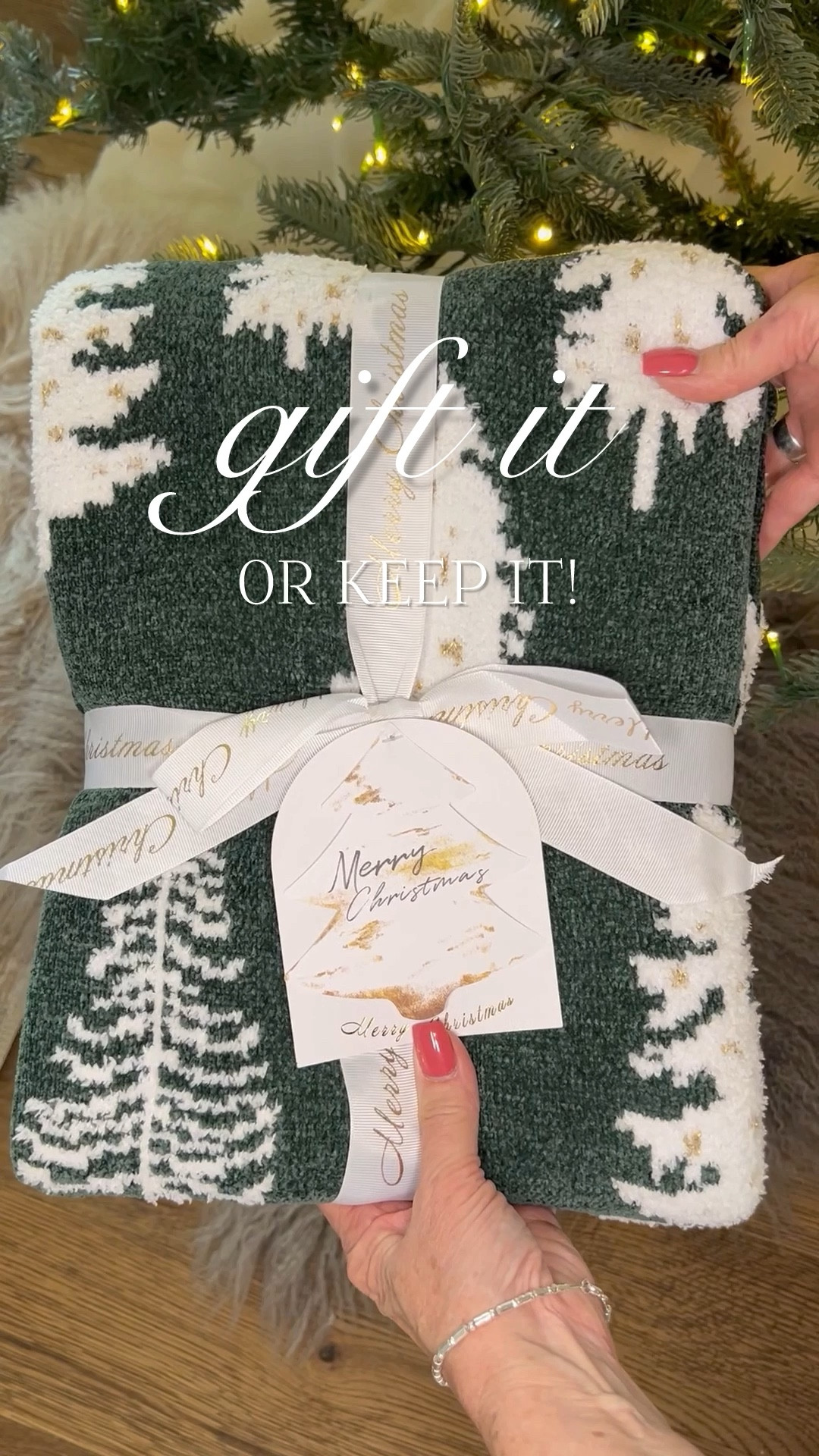 I found a holiday throw for you! It’s from @WDCOZY, is around $30 and reverses to neutral. This throw is so soft and cozy! If you would like to gift it, it’s all packaged for that. It’s available in green or red with pretty gold accents. 

#ltkhome
#amazonhome

#LTKHoliday #LTKGiftGuide #LTKFindsUnder50
