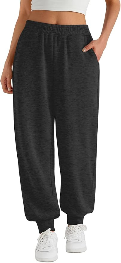 Trendy Queen Womens Sweatpants Baggy Athletic Joggers with Pockets Lounge Pants | Amazon (US)