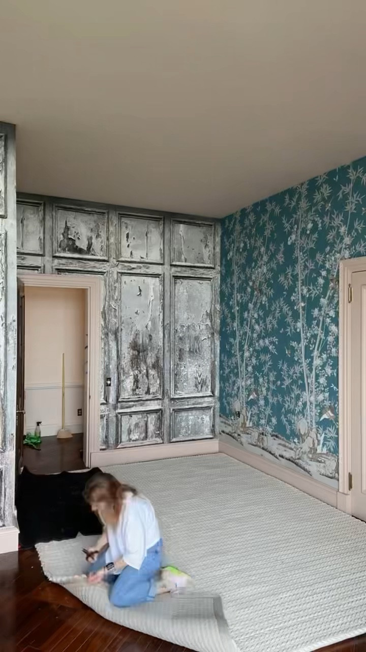 A little behind the scenes action of the Bar Harbor designer show-house that we will be featuring our work in later in this summer! As you can see the room really came together with our finishing touches🤩 Linked are some of the brands we used in this room and ones similar!!

#LTKhome #LTKFind #LTKworkwear