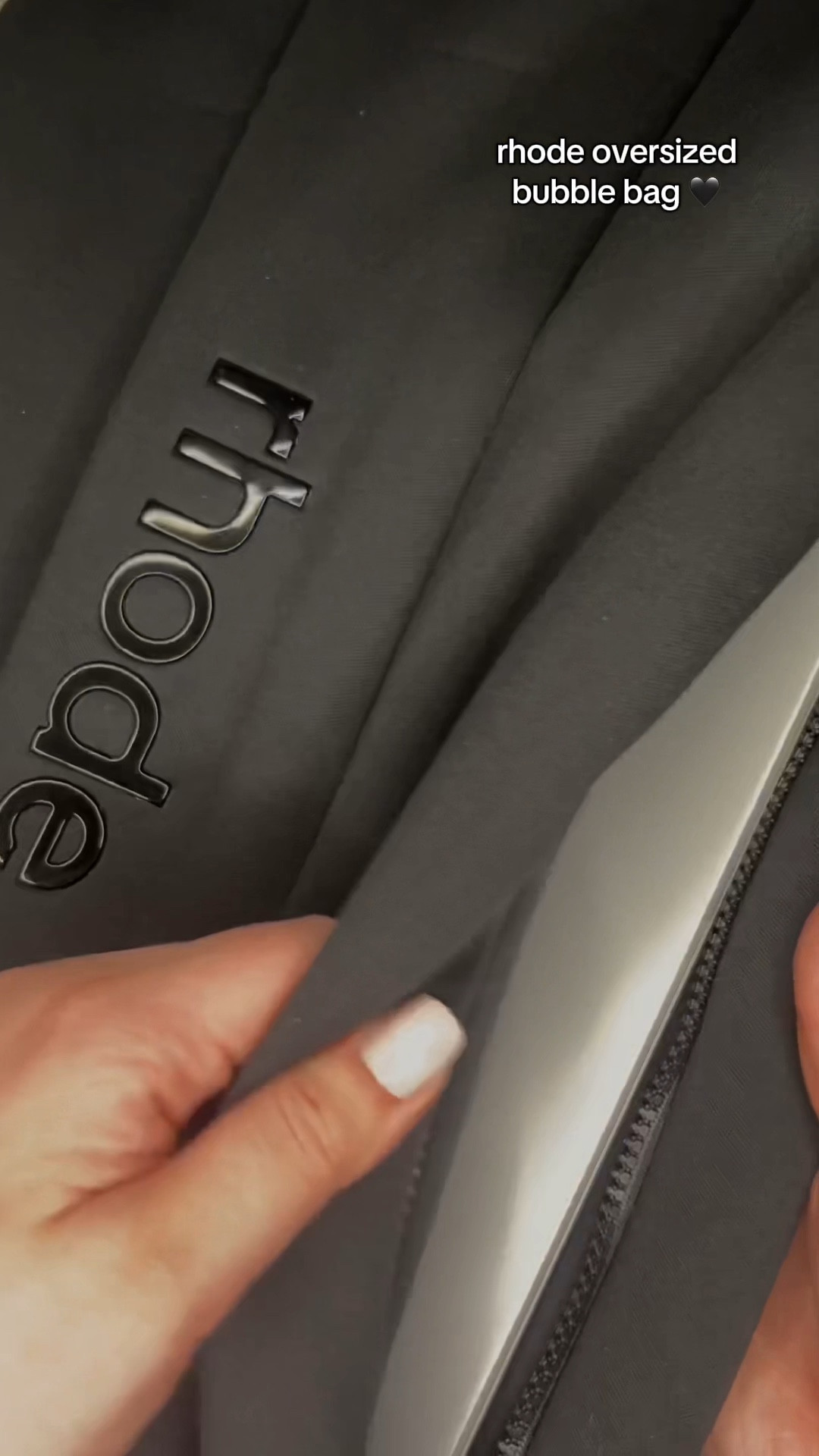 i saw hailey with this bag and immediately knew i needed it for my laptop 😅🖤


#LTKHoliday #LTKBeauty #LTKGiftGuide