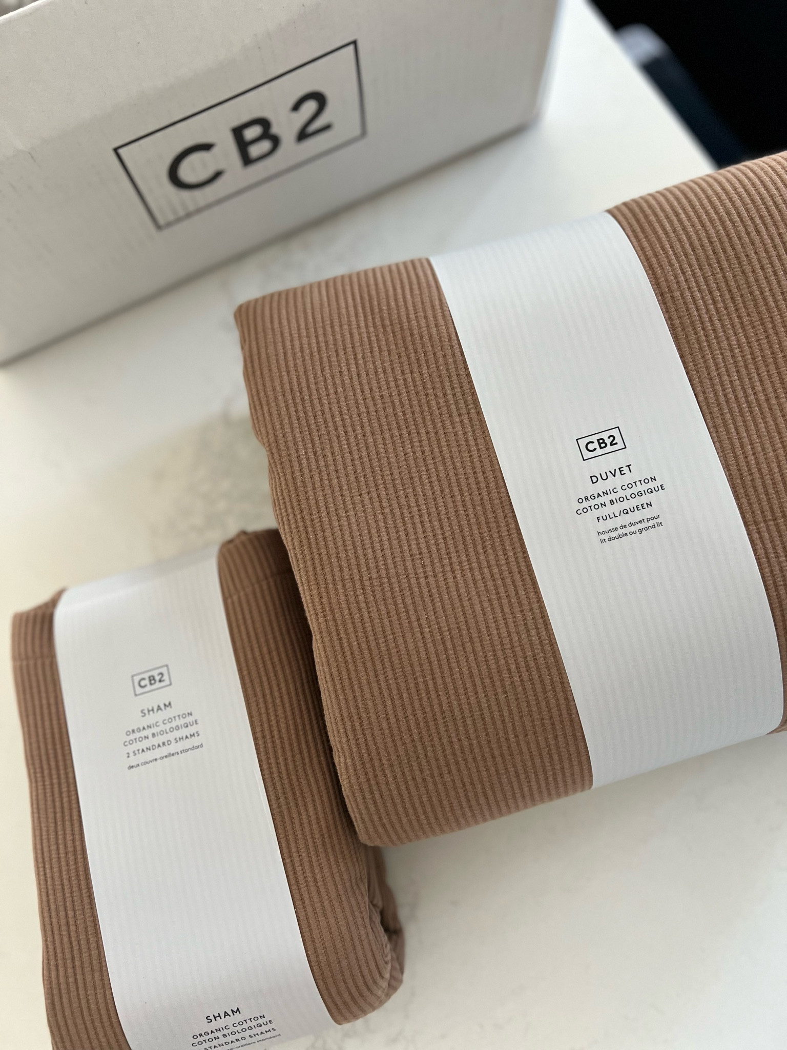 About to get the guest bedroom ready for Fall when family comes & visits for the holidays. I’ll be layering the bedding with this Coco Brown Duvet & Shames. 

Stay tuned for the reveal🤎🤎

#LTKOver40 #LTKHome #LTKStyleTip