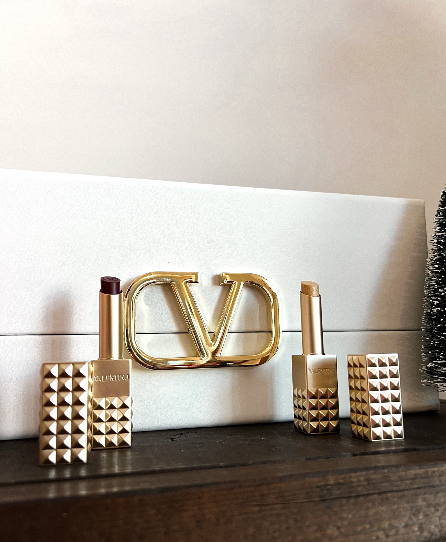 Two shades of holiday magic 🎁✨ The Spike Valentino Holiday Edition is the perfect glam accessory for the season—luxurious, bold, and oh-so-giftable. Linking both shades for you to shop this iconic holiday must-have! 💄 #ValentinoBeauty #LTKHolidayStyle

#LTKBeauty #LTKGiftGuide