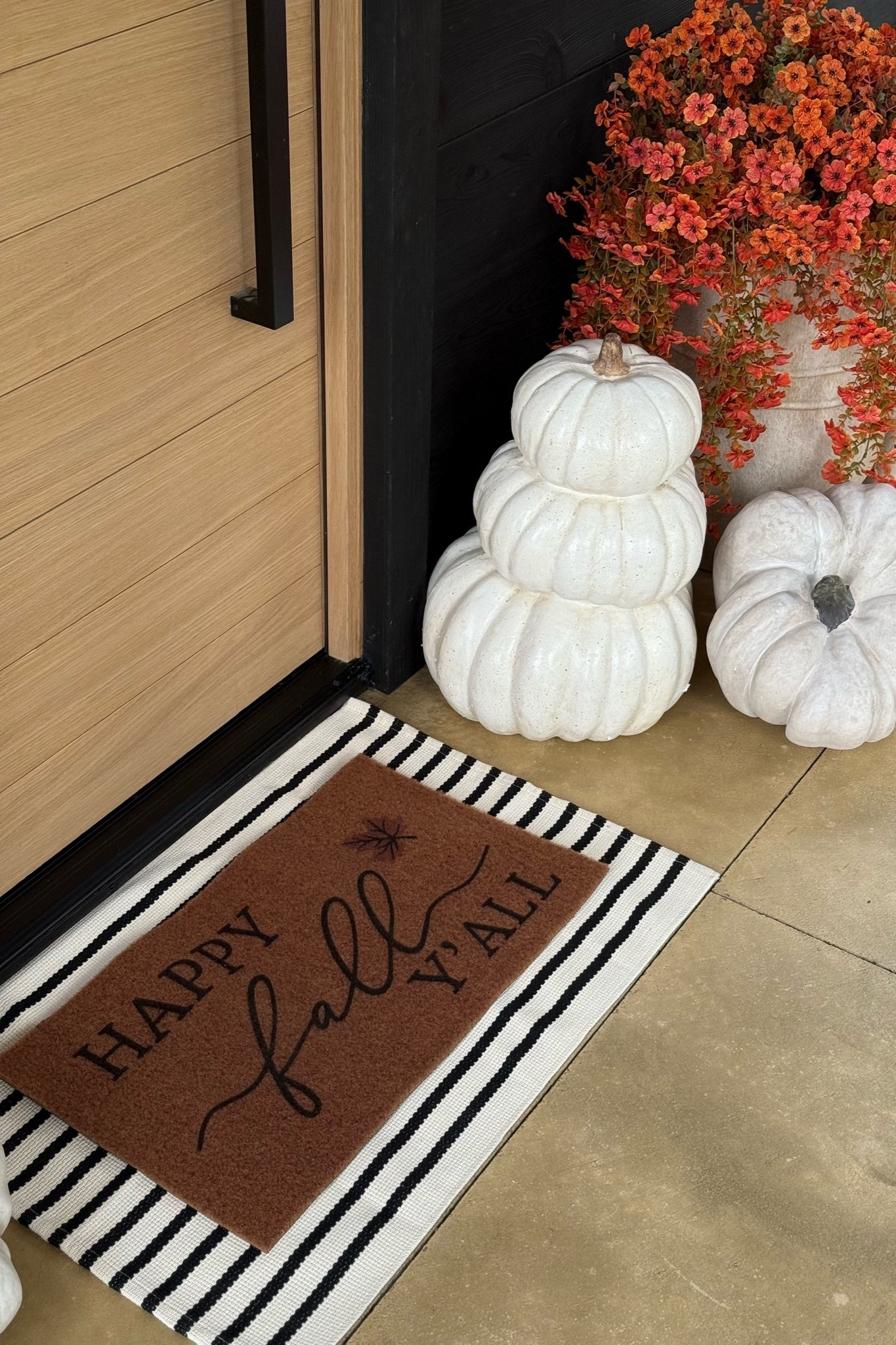 Fall front porch favorites from the cabin last year!!

Home, home decor, home accents, fall, fall finds, fall home decor, fall front porch, pumpkins, fall florals

#LTKSeasonal #LTKHome