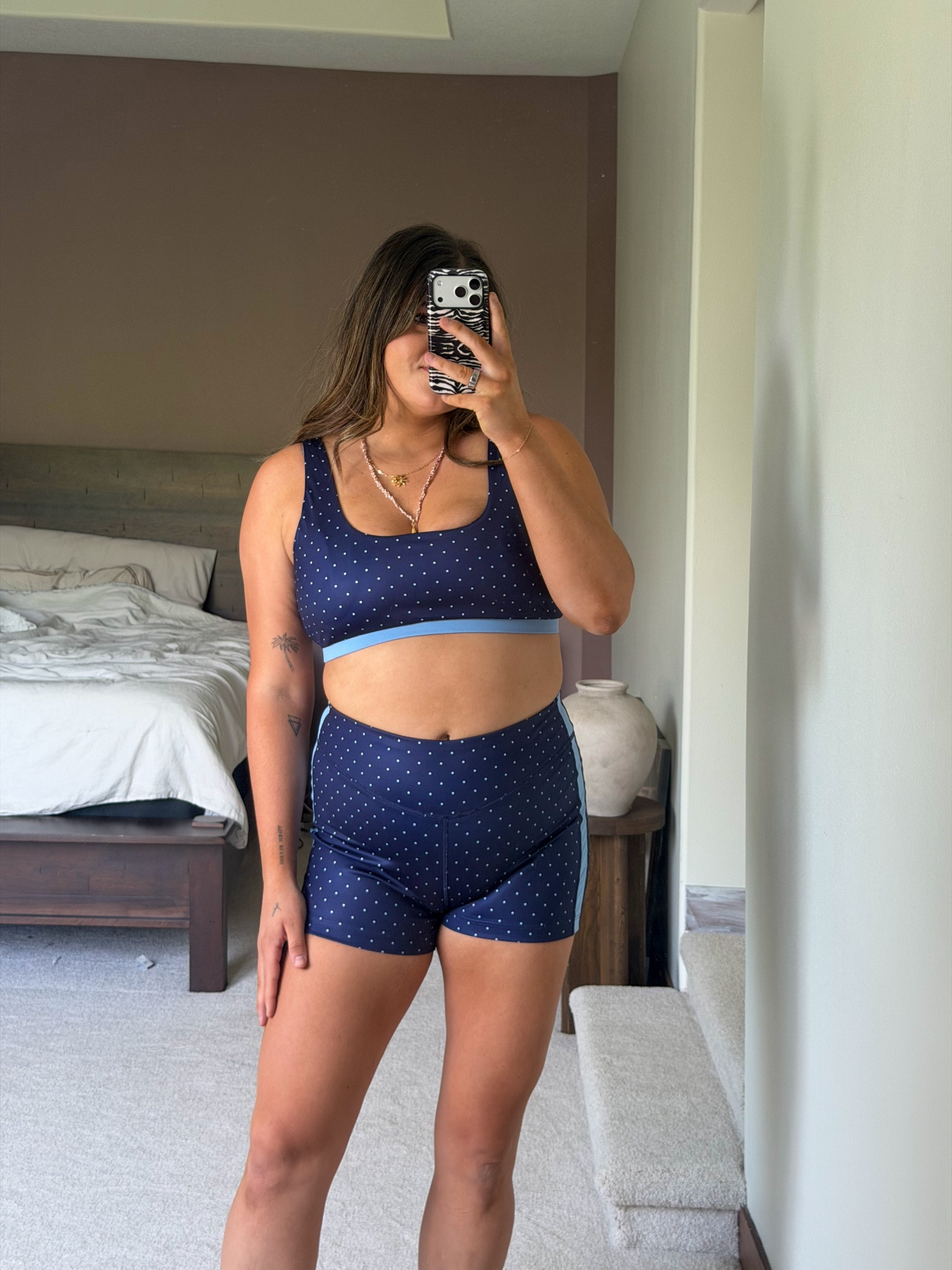 Cutest polkadot workout set from Amazon! Wearing size XL

Pilates, bike shorts, sports bra, workout set, midsize, size 12, size 14, mom style, curvy outfit