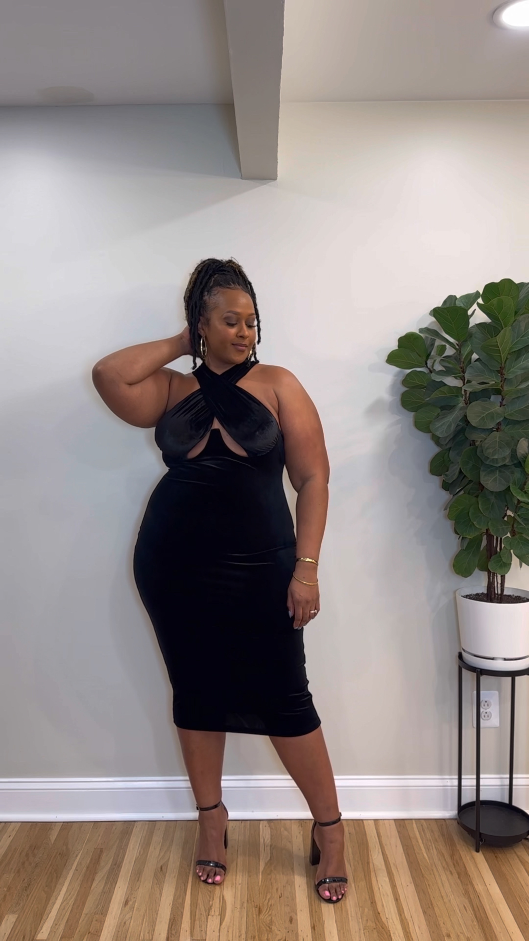My new little black midi dress is only $27! 
It’s plus size and goes up to a size 26! I’m wearing a 14 btw… size DOWN 🖤

#LBD

#LTKplussize #LTKstyletip #LTKsalealert