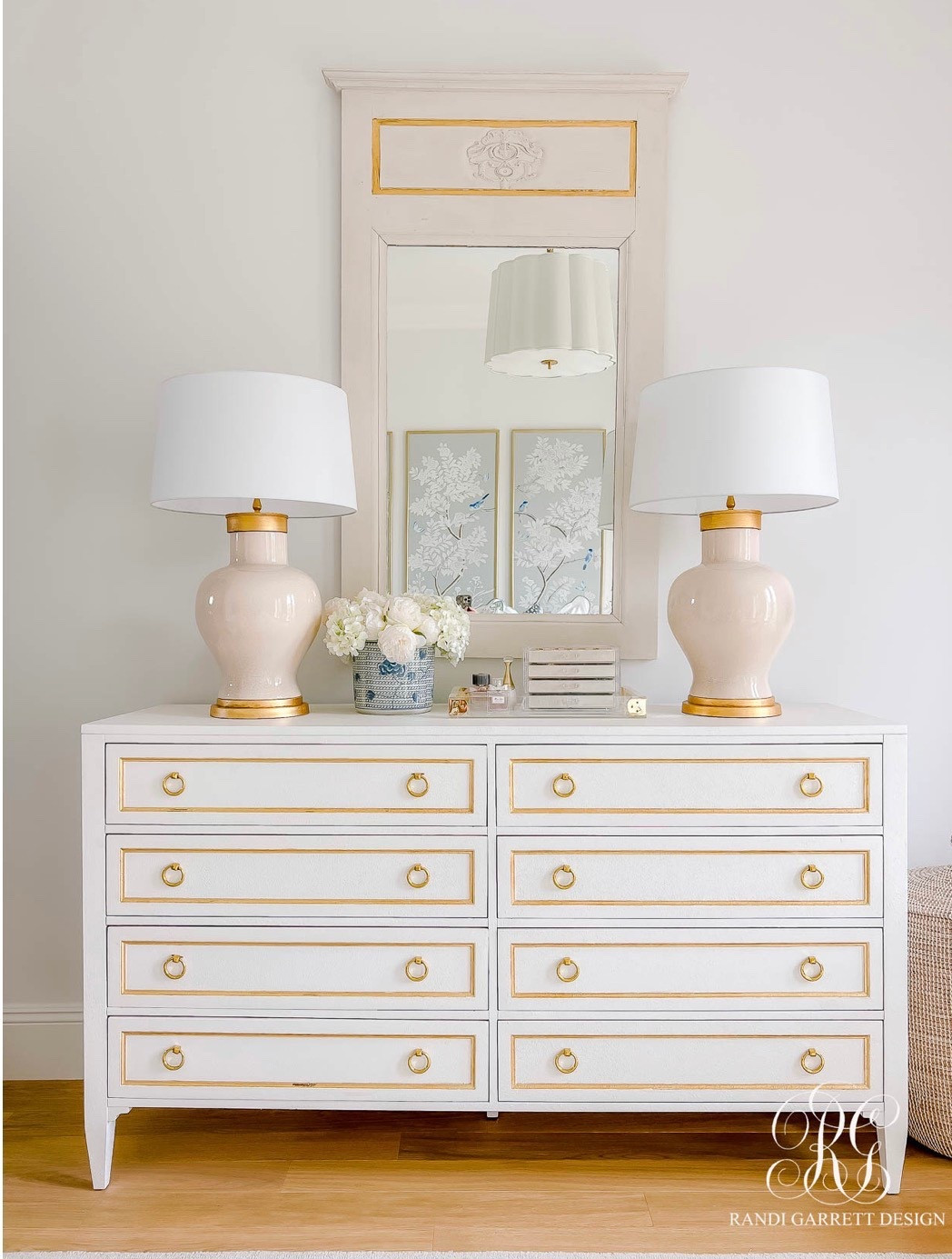 Some of my favorite accessories to style your dresser


#LTKHome
