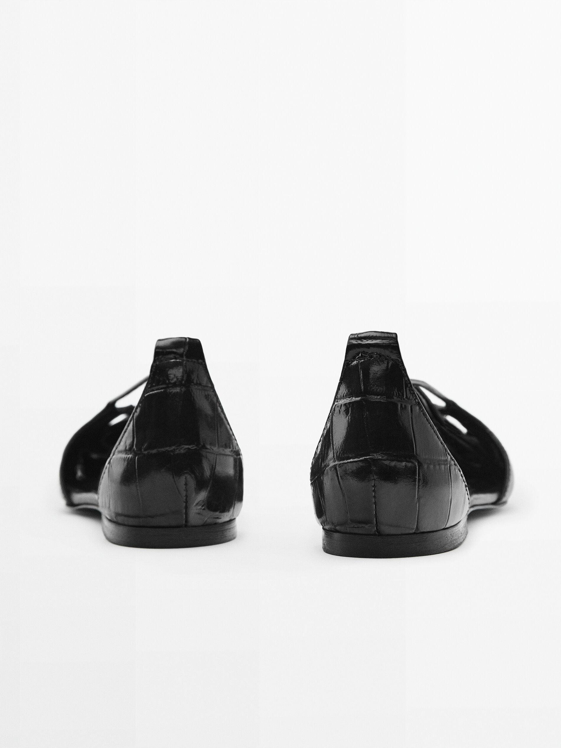 Flat leather shoes with cut-out detail | Massimo Dutti US