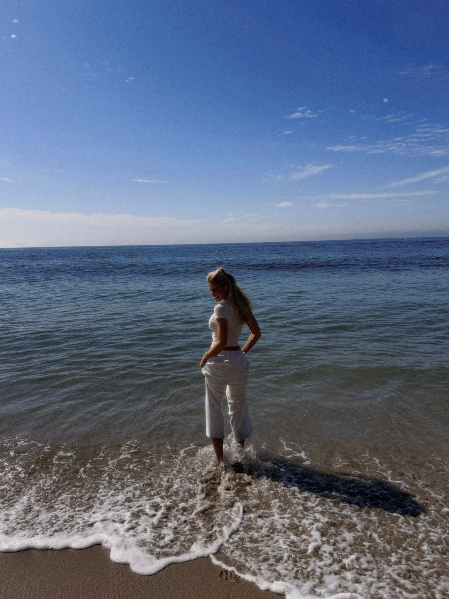 The SKIMS tee and straight leg sweats I’ve been living in during this Spring transition weather 💫🌟✨☀️💛

Wearing a size small and 32C! This bra has been on repeat for me too (adds 1-2 cup sizes and full support with adjustable straps) 





#LTKootd #LTKgrwm #LTKdayinmylife