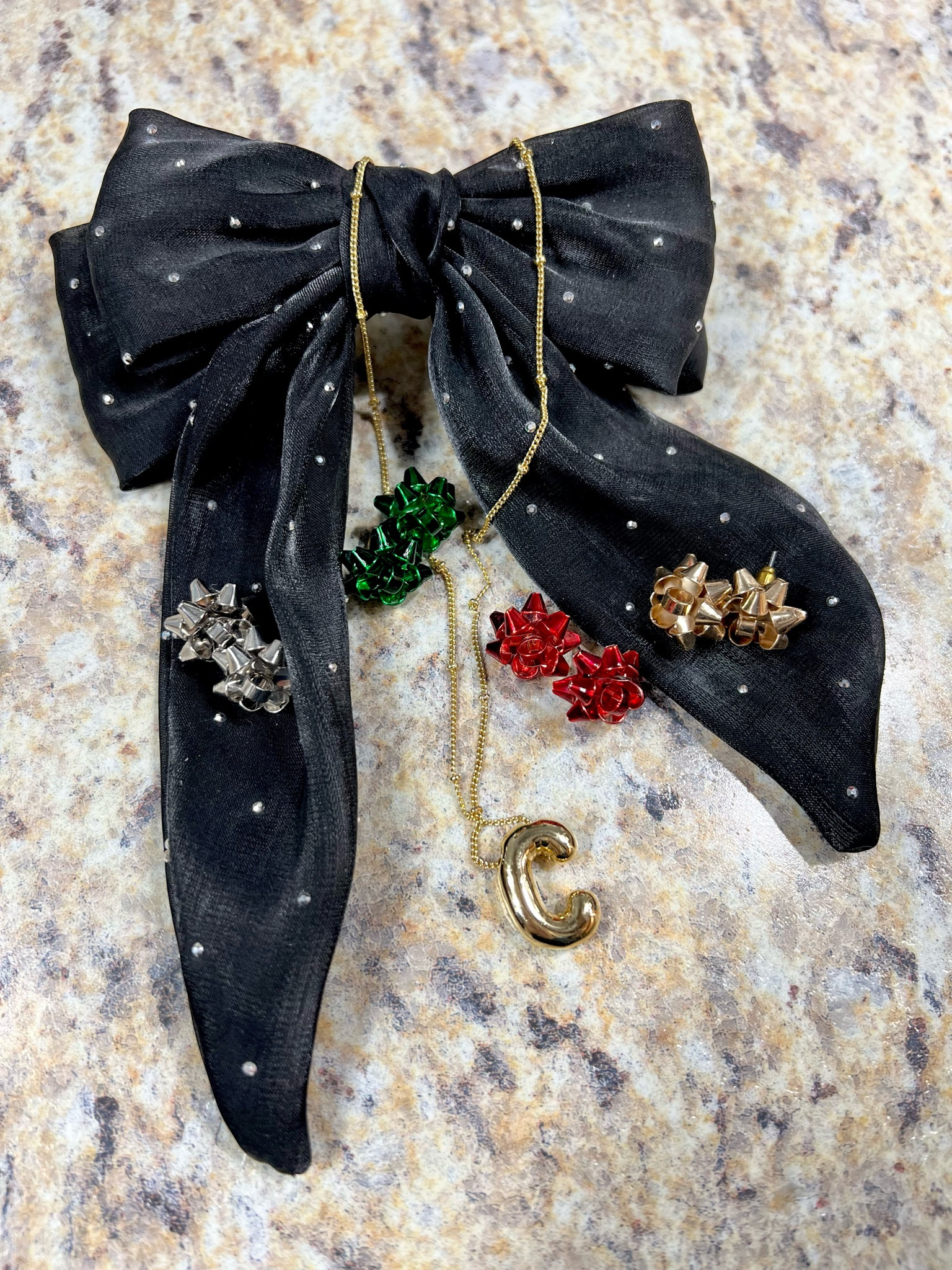 Only $7 for 4 pairs of earrings!! 

#Earrings
#HolidayOutfit
#TravelOutfit

#LTKStyleTip #LTKHoliday #LTKWatchNow