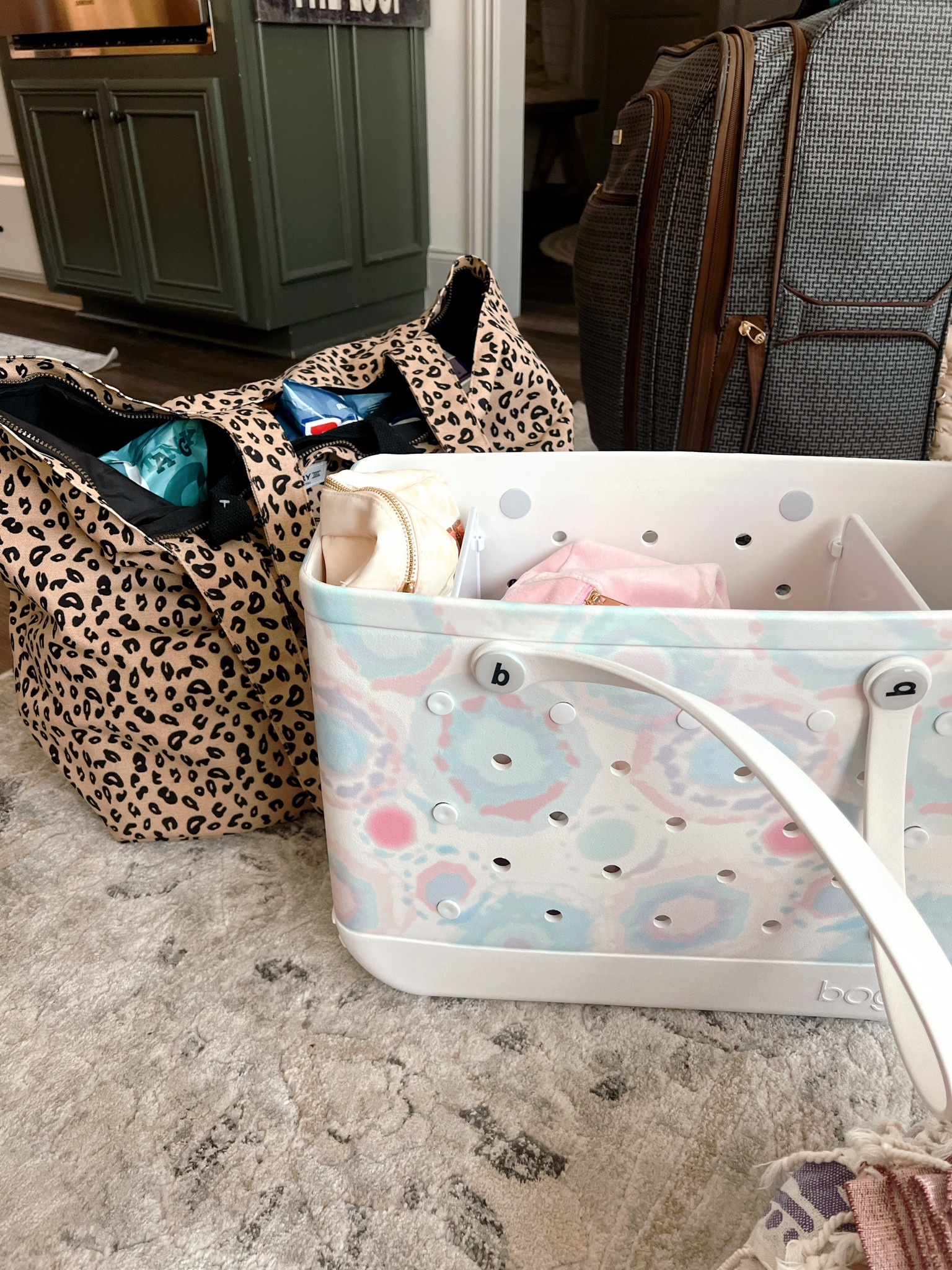 Beach trip bags this time🌊✨🌈⚡️ both huge! #boggbag

#LTKunder50 #LTKitbag #LTKFind