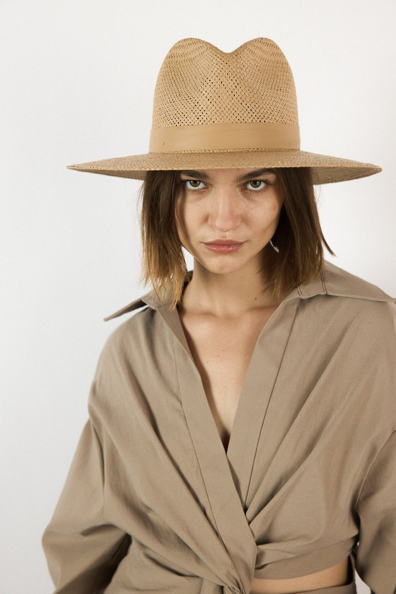 Simone | Janessa Leone