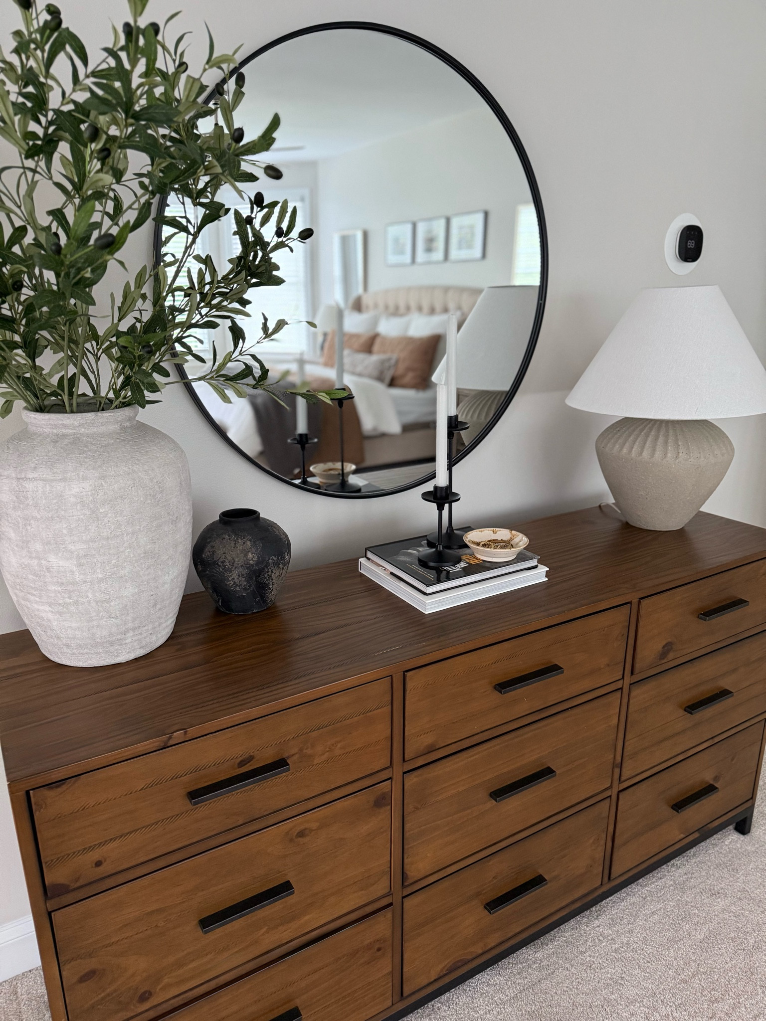 Dresser decor 🪴

I can't link the vases- they're both from hobby lobby!

#LTKHome #LTKmomlife