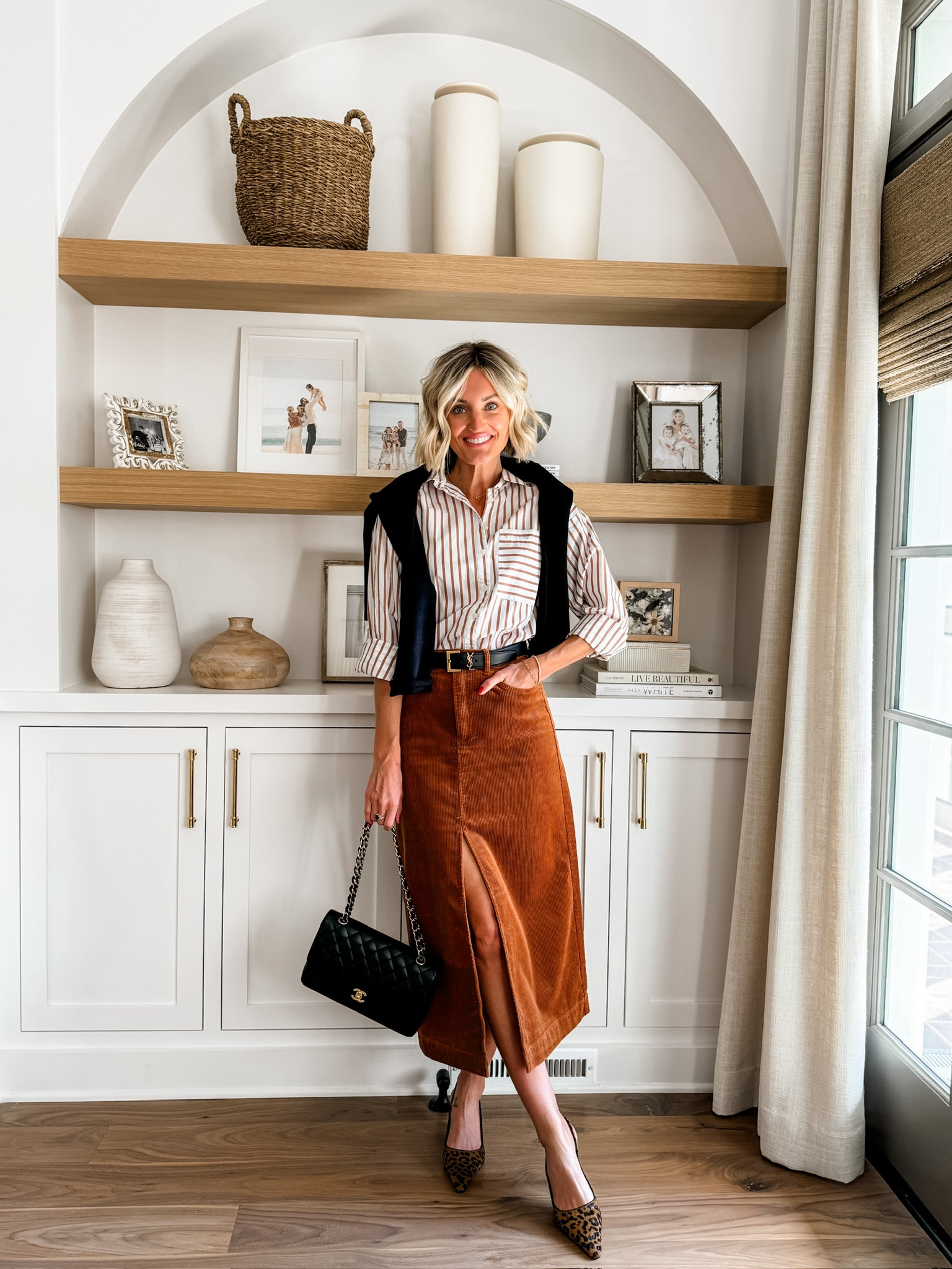 This corduroy skirt is so incredible! The color and feel are so nice! Wearing XS/0! 


Loverly grey, loft, button down, fall outfit, workwear, suede 

#LTKSaleAlert #LTKSeasonal #LTKStyleTip